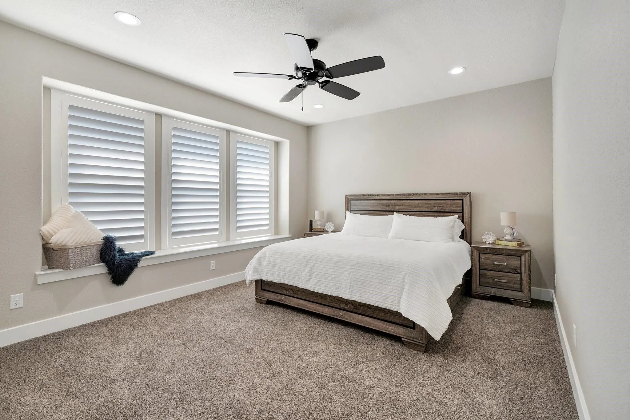 Single Family Residence For Sale in Parker County , 514 W Spring Street, Weatherford, Texas 76086, 3 Bedrooms, 3 Bathrooms, 3 Garage spaces, 3,254 Sqft, built in 2022, Price $679,000, mls#21202771, Real Estate Agent in Weatherford, Homes For Sale in Parker county, Homes For Sale in Weatherford, Realtor in Weatherford Texas, Real Estate Brokerage Independent Realty Texas, Luminita Cordes Realtor