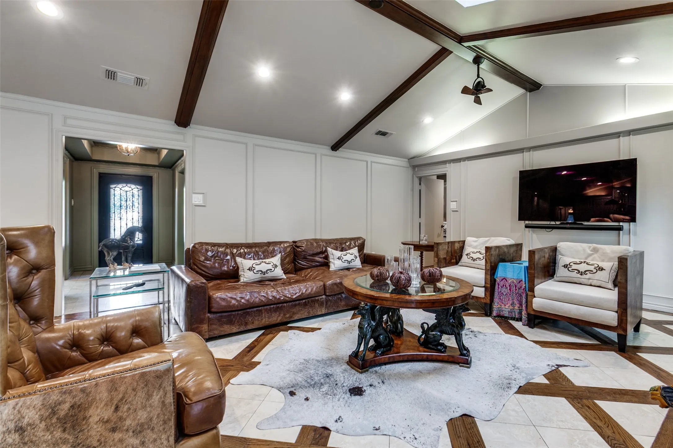 Single Family Residence For Sale in Dallas County , 3708 Jubilee Trail, Dallas, Texas 75229, 4 Bedroom, 4 Bathroom, 2 Garage spaces, 2,982 Sqft, built in 1972, Preowned, mls#21201706, Real Estate Agent in Dallas, Homes For Sale in Dallas county, Homes For Sale in Dallas, Realtor in Dallas Texas, Real Estate Brokerage Independent Realty Texas, Luminita Cordes Realtor