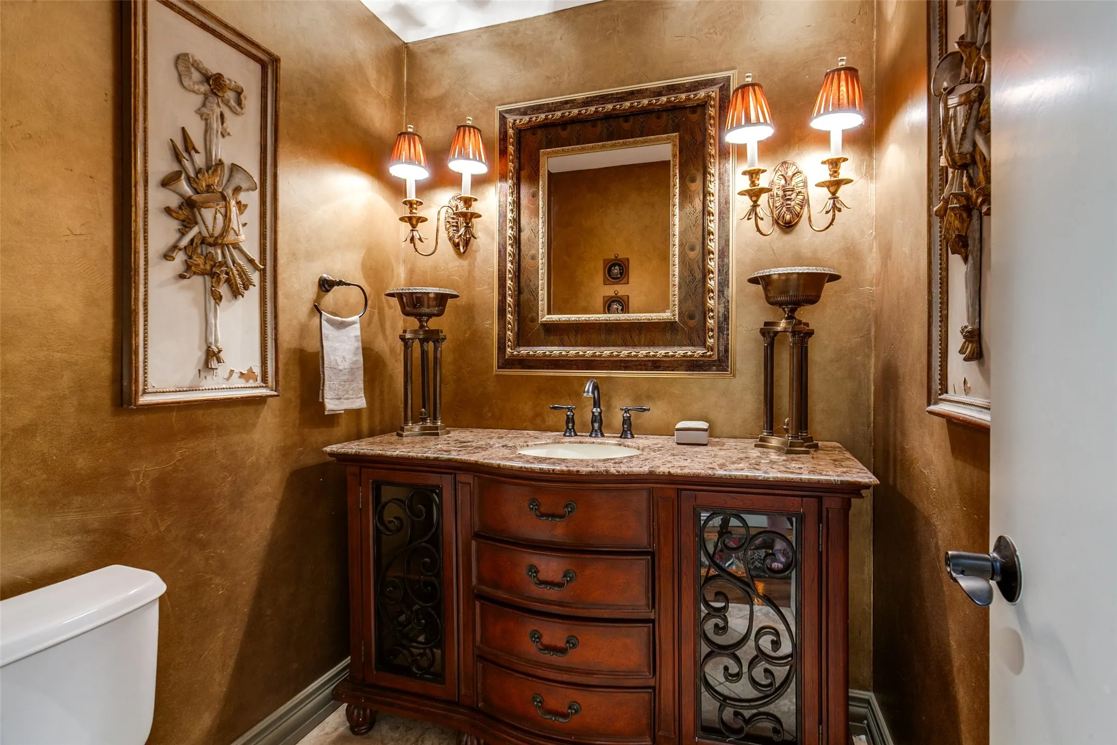 Single Family Residence For Sale in Dallas County , 3708 Jubilee Trail, Dallas, Texas 75229, 4 Bedroom, 4 Bathroom, 2 Garage spaces, 2,982 Sqft, built in 1972, Preowned, mls#21201706, Real Estate Agent in Dallas, Homes For Sale in Dallas county, Homes For Sale in Dallas, Realtor in Dallas Texas, Real Estate Brokerage Independent Realty Texas, Luminita Cordes Realtor