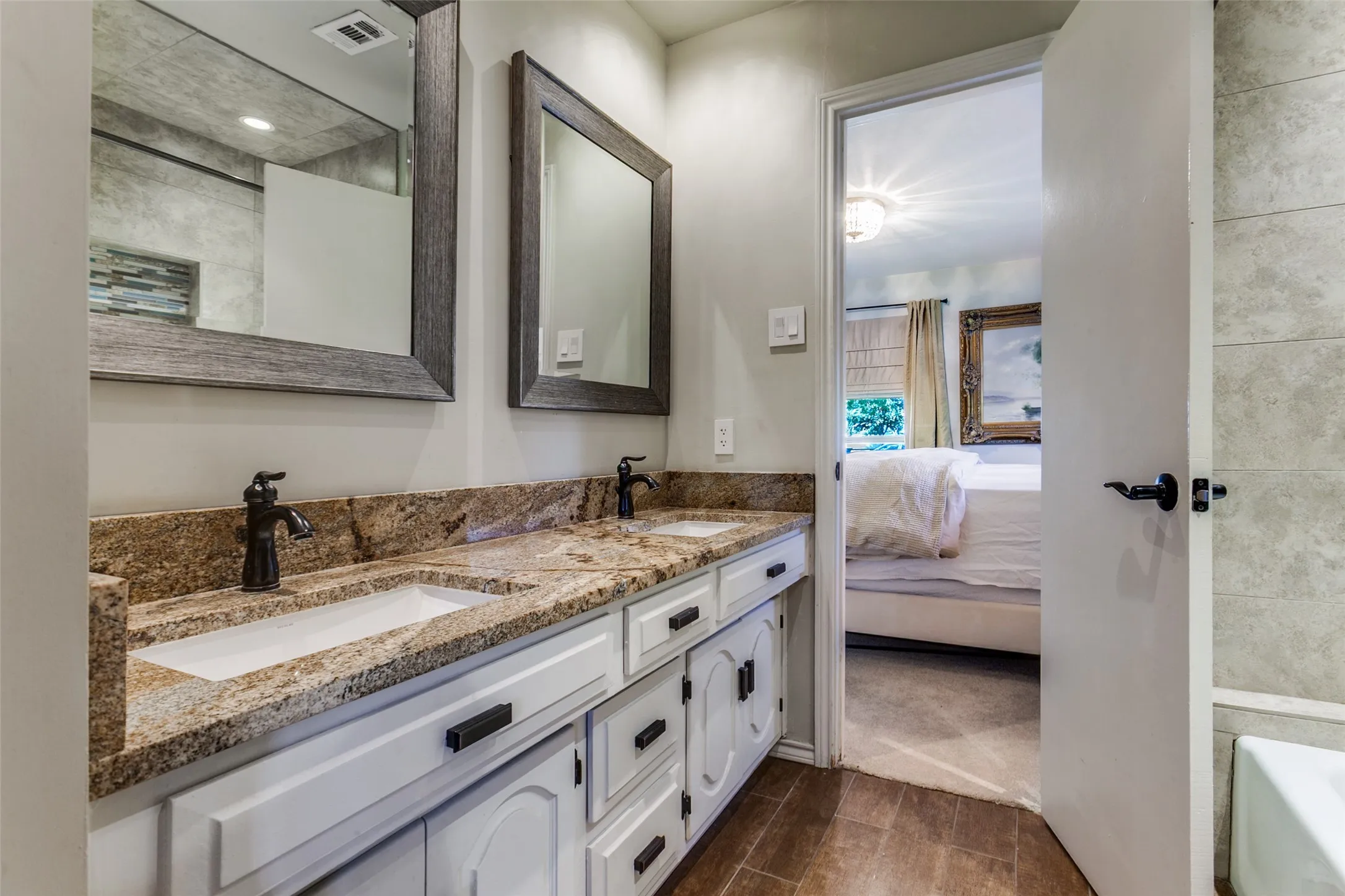 Single Family Residence For Sale in Dallas County , 3708 Jubilee Trail, Dallas, Texas 75229, 4 Bedroom, 4 Bathroom, 2 Garage spaces, 2,982 Sqft, built in 1972, Preowned, mls#21201706, Real Estate Agent in Dallas, Homes For Sale in Dallas county, Homes For Sale in Dallas, Realtor in Dallas Texas, Real Estate Brokerage Independent Realty Texas, Luminita Cordes Realtor