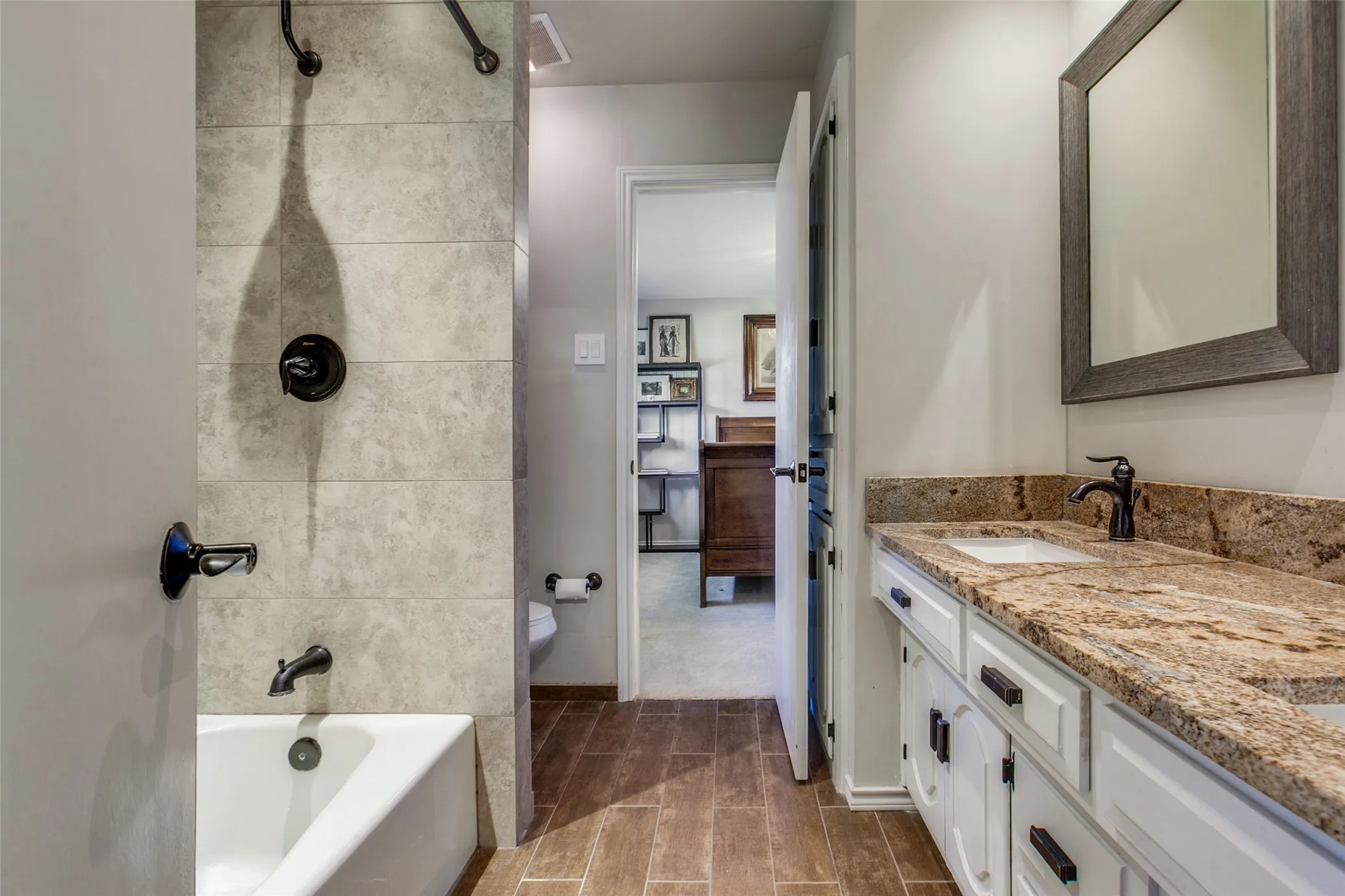 Single Family Residence For Sale in Dallas County , 3708 Jubilee Trail, Dallas, Texas 75229, 4 Bedroom, 4 Bathroom, 2 Garage spaces, 2,982 Sqft, built in 1972, Preowned, mls#21201706, Real Estate Agent in Dallas, Homes For Sale in Dallas county, Homes For Sale in Dallas, Realtor in Dallas Texas, Real Estate Brokerage Independent Realty Texas, Luminita Cordes Realtor