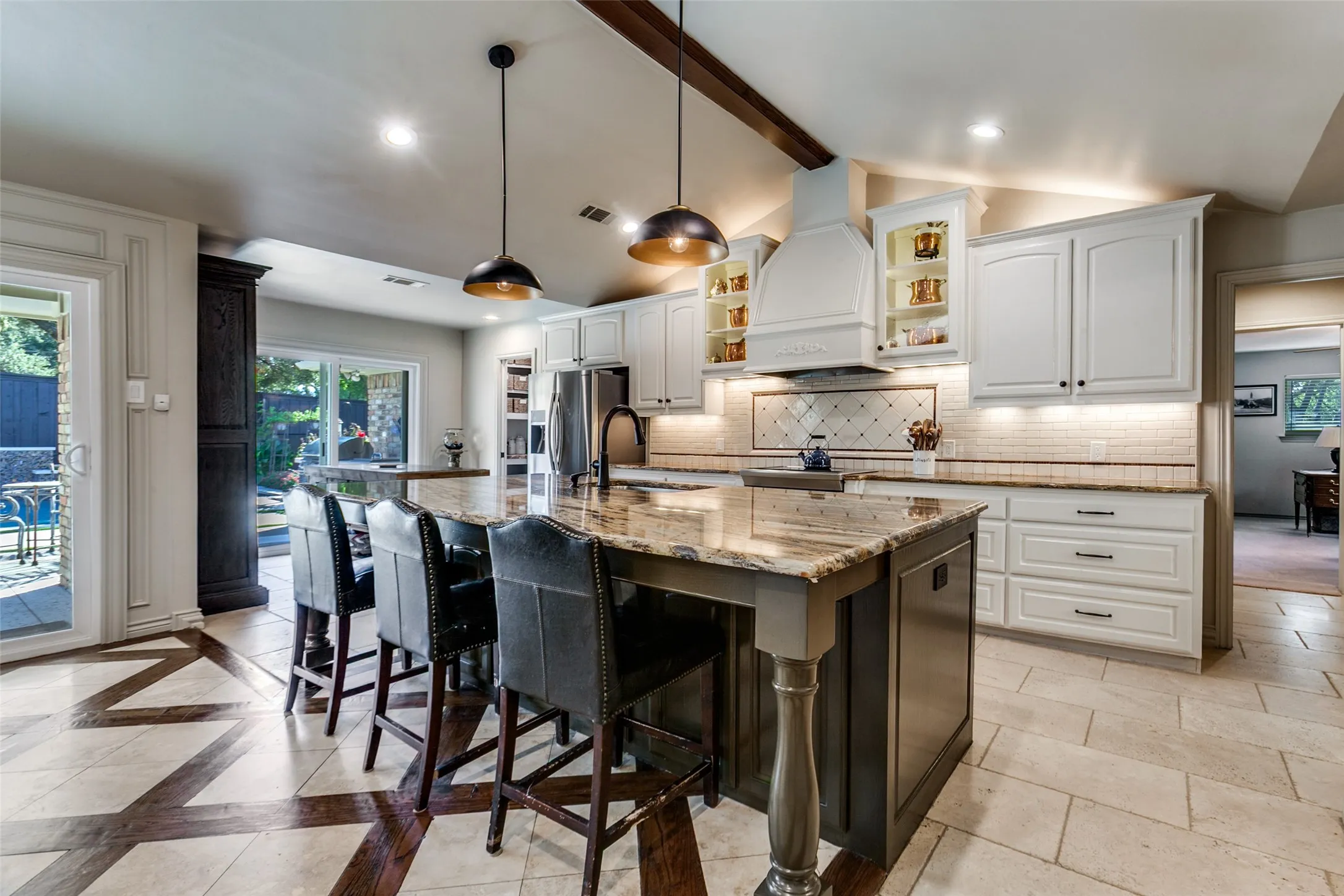 Single Family Residence For Sale in Dallas County , 3708 Jubilee Trail, Dallas, Texas 75229, 4 Bedroom, 4 Bathroom, 2 Garage spaces, 2,982 Sqft, built in 1972, Preowned, mls#21201706, Real Estate Agent in Dallas, Homes For Sale in Dallas county, Homes For Sale in Dallas, Realtor in Dallas Texas, Real Estate Brokerage Independent Realty Texas, Luminita Cordes Realtor