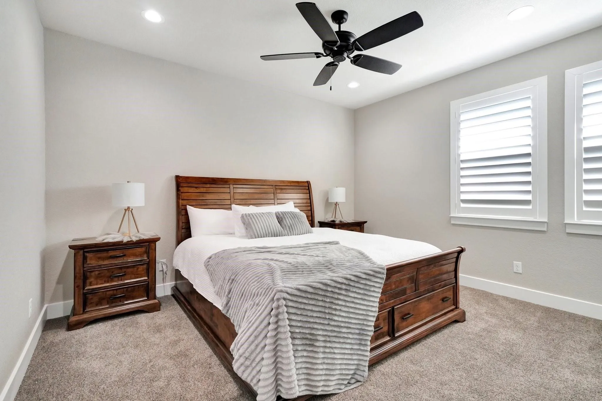 Single Family Residence For Sale in Parker County , 516 W Spring Street, Weatherford, Texas 76086, 3 Bedrooms, 3 Bathrooms, 3 Garage spaces, 3,254 Sqft, built in 2022, Price $679,000, mls#21202785, Real Estate Agent in Weatherford, Homes For Sale in Parker county, Homes For Sale in Weatherford, Realtor in Weatherford Texas, Real Estate Brokerage Independent Realty Texas, Luminita Cordes Realtor