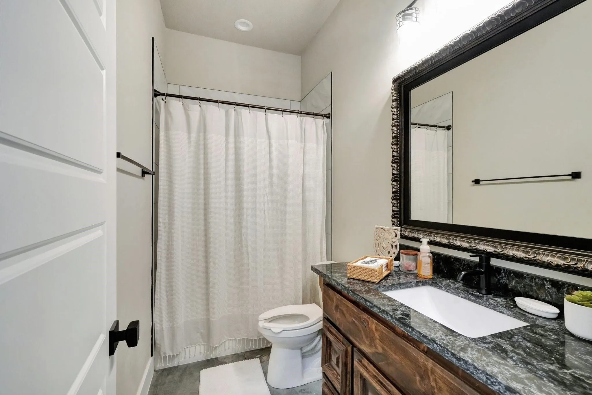 Single Family Residence For Sale in Parker County , 516 W Spring Street, Weatherford, Texas 76086, 3 Bedrooms, 3 Bathrooms, 3 Garage spaces, 3,254 Sqft, built in 2022, Price $679,000, mls#21202785, Real Estate Agent in Weatherford, Homes For Sale in Parker county, Homes For Sale in Weatherford, Realtor in Weatherford Texas, Real Estate Brokerage Independent Realty Texas, Luminita Cordes Realtor