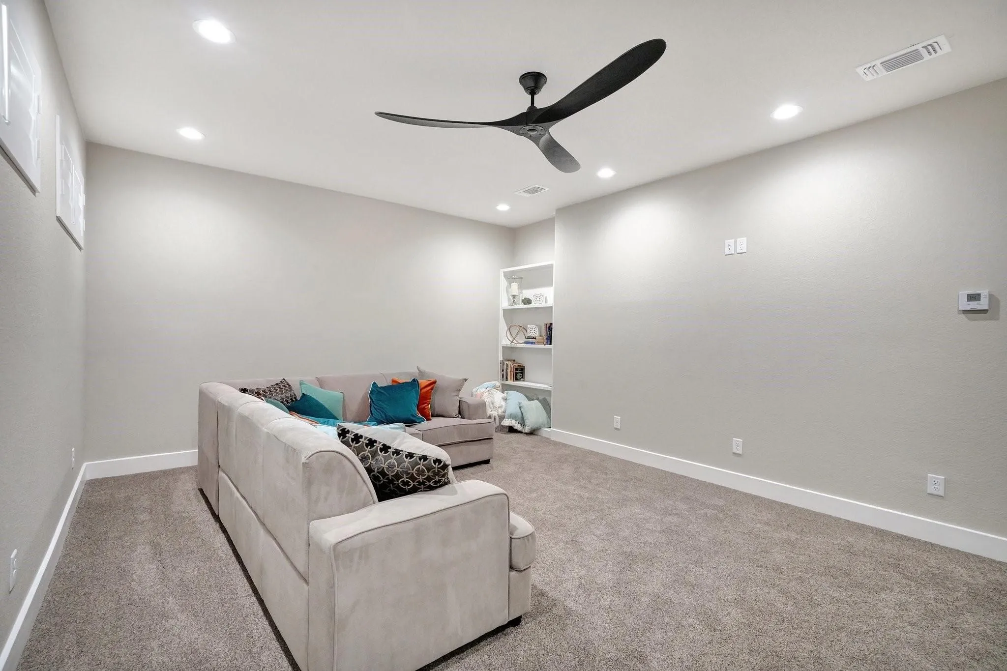 Single Family Residence For Sale in Parker County , 516 W Spring Street, Weatherford, Texas 76086, 3 Bedrooms, 3 Bathrooms, 3 Garage spaces, 3,254 Sqft, built in 2022, Price $679,000, mls#21202785, Real Estate Agent in Weatherford, Homes For Sale in Parker county, Homes For Sale in Weatherford, Realtor in Weatherford Texas, Real Estate Brokerage Independent Realty Texas, Luminita Cordes Realtor