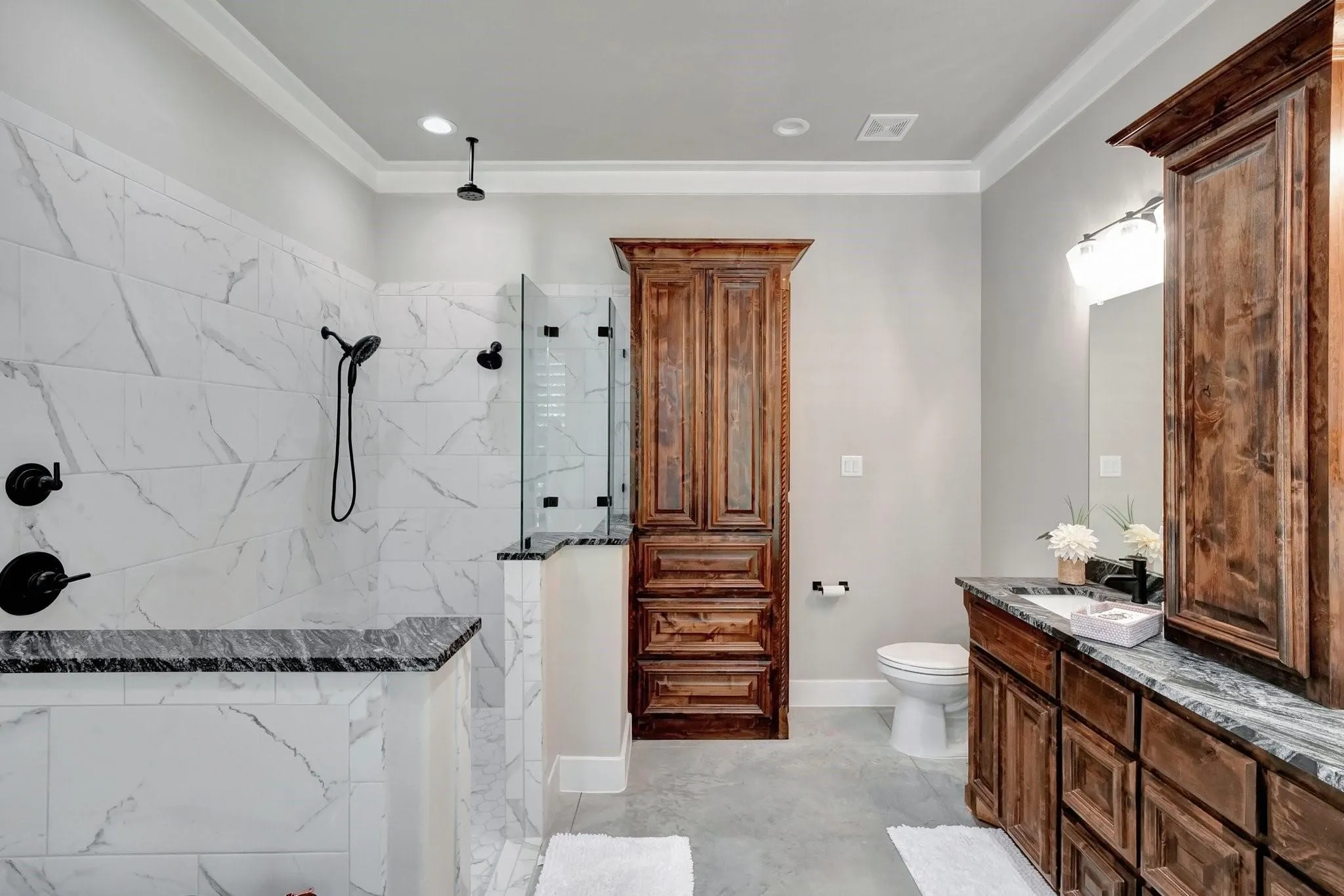 Single Family Residence For Sale in Parker County , 516 W Spring Street, Weatherford, Texas 76086, 3 Bedrooms, 3 Bathrooms, 3 Garage spaces, 3,254 Sqft, built in 2022, Price $679,000, mls#21202785, Real Estate Agent in Weatherford, Homes For Sale in Parker county, Homes For Sale in Weatherford, Realtor in Weatherford Texas, Real Estate Brokerage Independent Realty Texas, Luminita Cordes Realtor