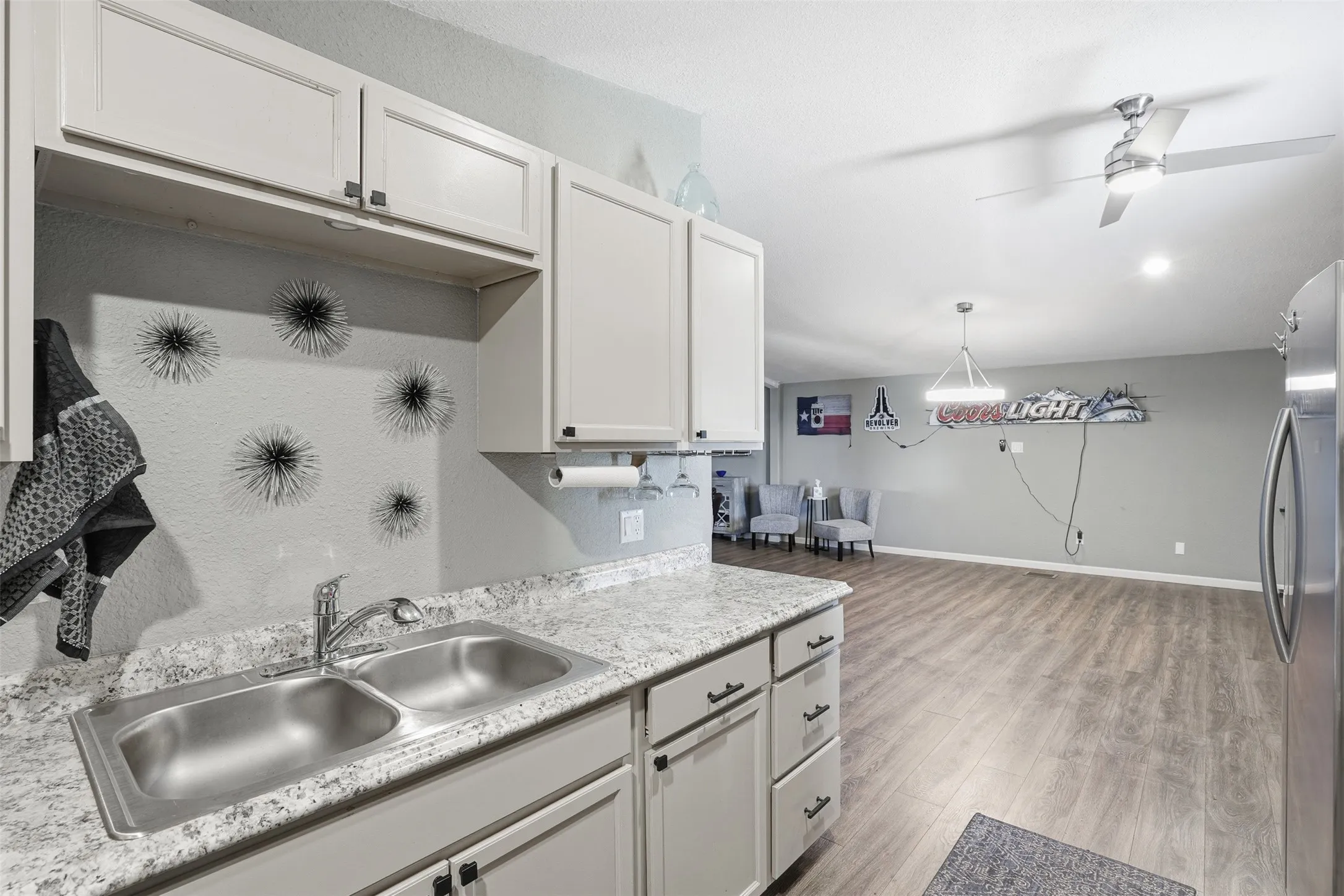 Industrial For Sale in Hood County , 2550 W US Highway 377, Granbury, Texas 76048, 0, 0, Garage spaces, 7,400 Sqft, built in 2001, Preowned, mls#21202764, Real Estate Agent in Granbury, Homes For Sale in Hood county, Homes For Sale in Granbury, Realtor in Granbury Texas, Real Estate Brokerage Independent Realty Texas, Luminita Cordes Realtor