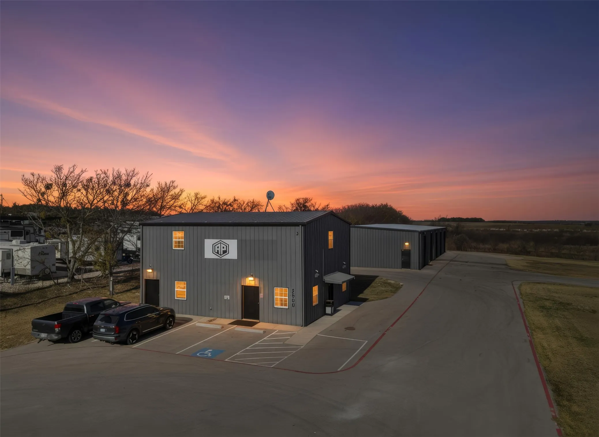 Industrial For Sale in Hood County , 2550 W US Highway 377, Granbury, Texas 76048, 0, 0, Garage spaces, 7,400 Sqft, built in 2001, Preowned, mls#21202764, Real Estate Agent in Granbury, Homes For Sale in Hood county, Homes For Sale in Granbury, Realtor in Granbury Texas, Real Estate Brokerage Independent Realty Texas, Luminita Cordes Realtor