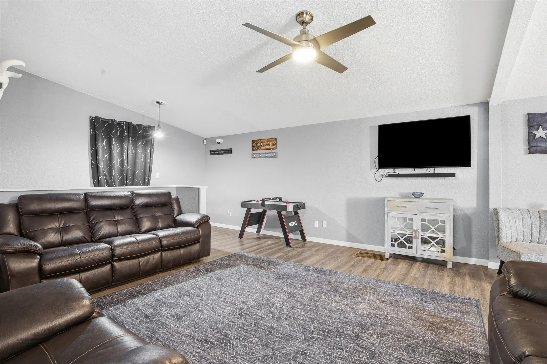 Industrial For Sale in Hood County , 2550 W US Highway 377, Granbury, Texas 76048, 0, 0, Garage spaces, 7,400 Sqft, built in 2001, Preowned, mls#21202764, Real Estate Agent in Granbury, Homes For Sale in Hood county, Homes For Sale in Granbury, Realtor in Granbury Texas, Real Estate Brokerage Independent Realty Texas, Luminita Cordes Realtor