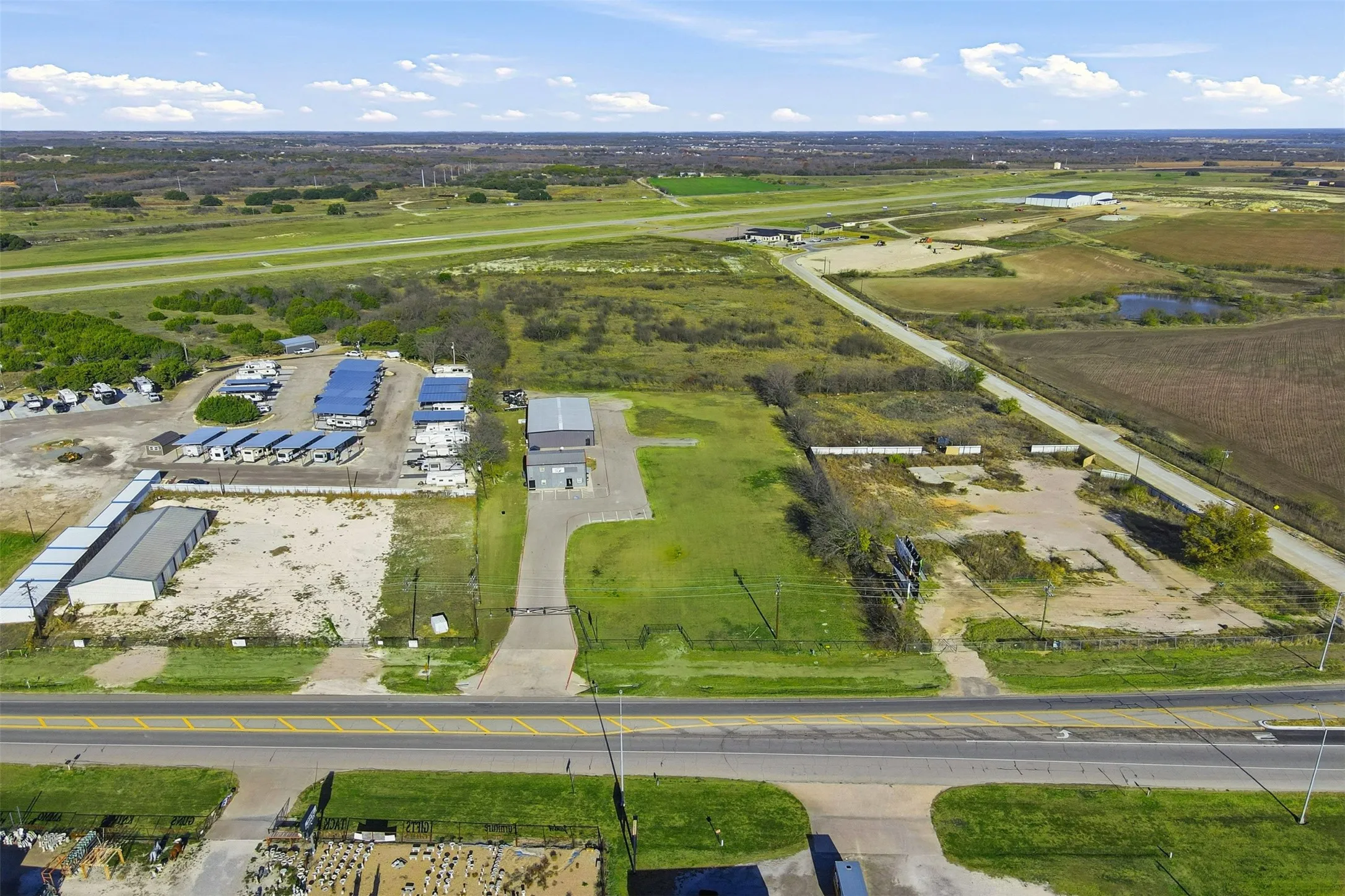 Industrial For Sale in Hood County , 2550 W US Highway 377, Granbury, Texas 76048, 0, 0, Garage spaces, 7,400 Sqft, built in 2001, Preowned, mls#21202764, Real Estate Agent in Granbury, Homes For Sale in Hood county, Homes For Sale in Granbury, Realtor in Granbury Texas, Real Estate Brokerage Independent Realty Texas, Luminita Cordes Realtor