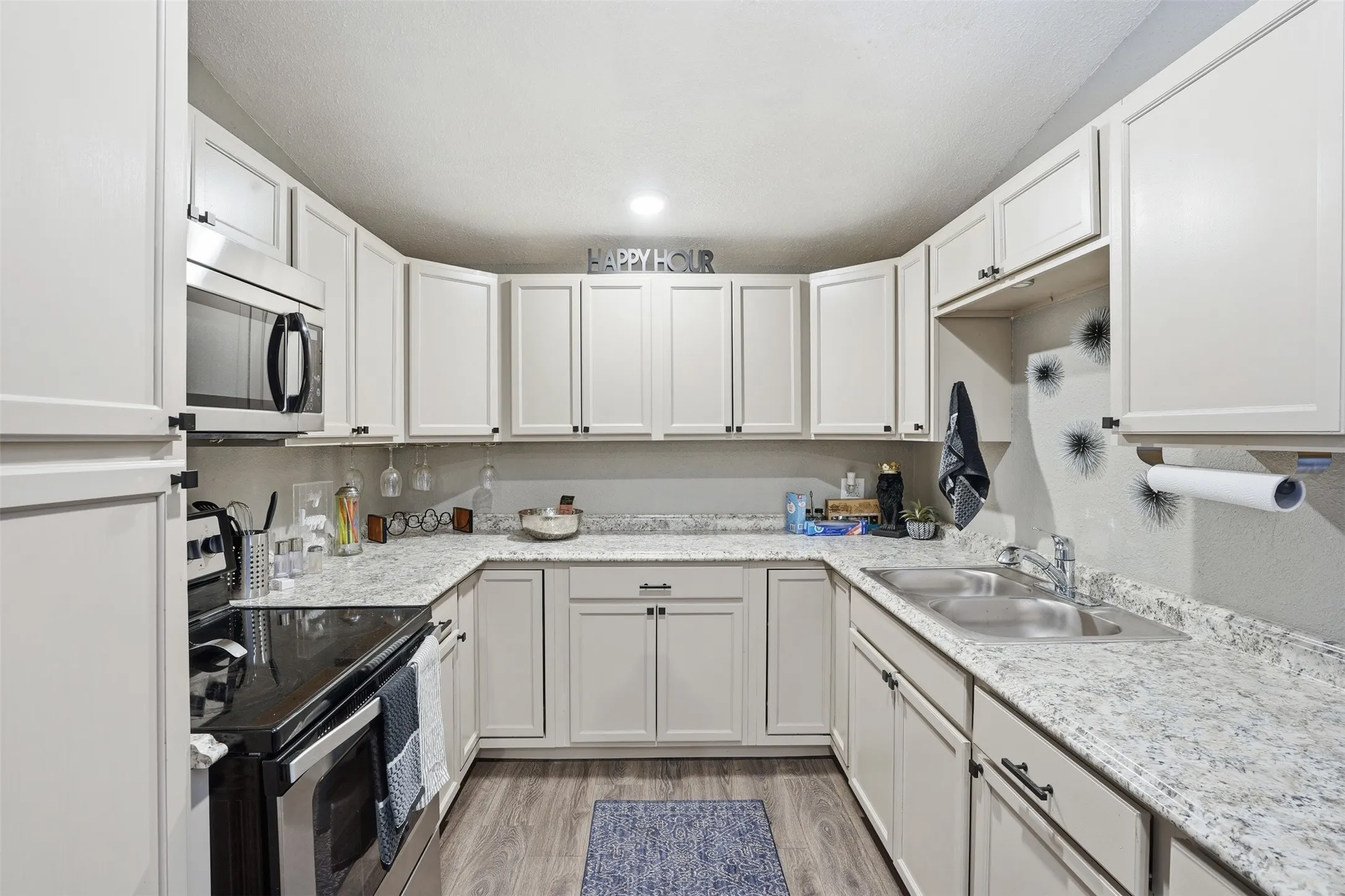 Industrial For Sale in Hood County , 2550 W US Highway 377, Granbury, Texas 76048, 0, 0, Garage spaces, 7,400 Sqft, built in 2001, Preowned, mls#21202764, Real Estate Agent in Granbury, Homes For Sale in Hood county, Homes For Sale in Granbury, Realtor in Granbury Texas, Real Estate Brokerage Independent Realty Texas, Luminita Cordes Realtor