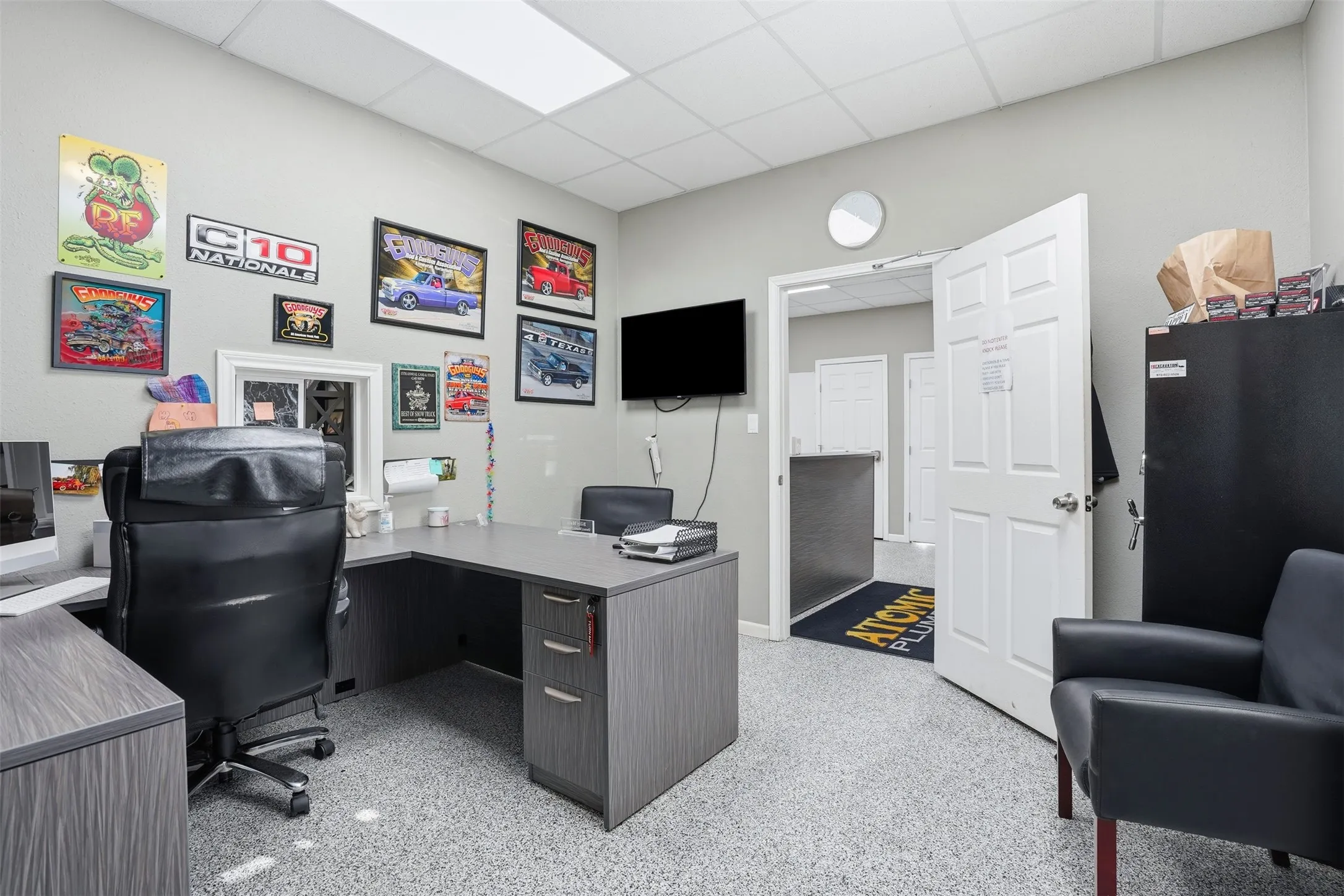 Industrial For Sale in Hood County , 2550 W US Highway 377, Granbury, Texas 76048, 0, 0, Garage spaces, 7,400 Sqft, built in 2001, Preowned, mls#21202764, Real Estate Agent in Granbury, Homes For Sale in Hood county, Homes For Sale in Granbury, Realtor in Granbury Texas, Real Estate Brokerage Independent Realty Texas, Luminita Cordes Realtor