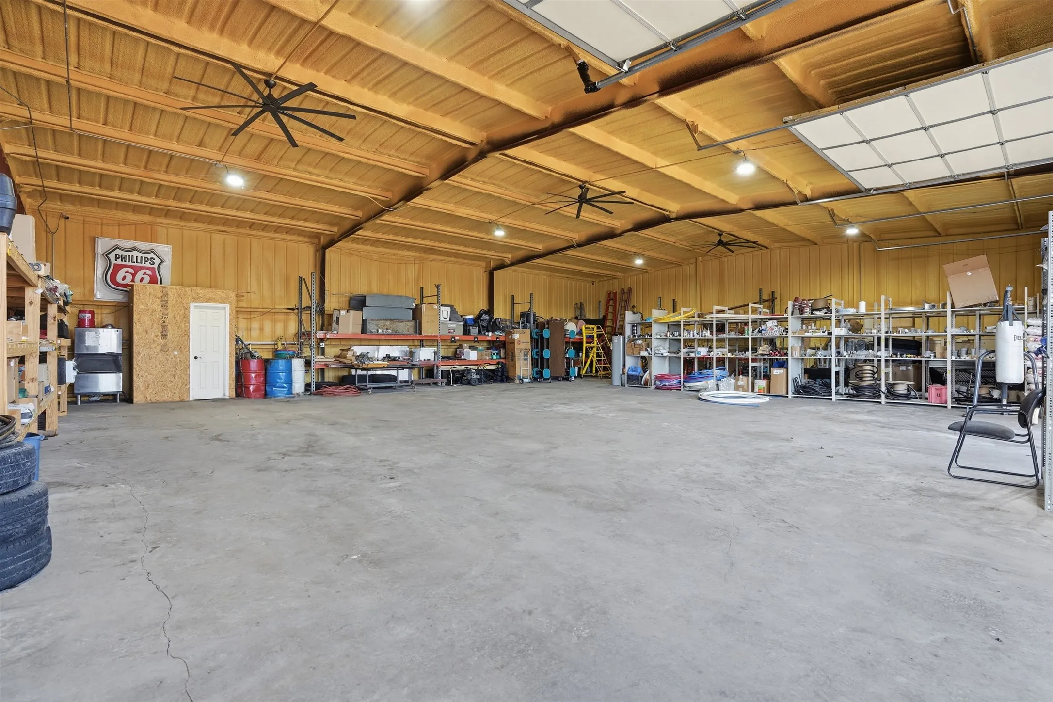 Industrial For Sale in Hood County , 2550 W US Highway 377, Granbury, Texas 76048, 0, 0, Garage spaces, 7,400 Sqft, built in 2001, Preowned, mls#21202764, Real Estate Agent in Granbury, Homes For Sale in Hood county, Homes For Sale in Granbury, Realtor in Granbury Texas, Real Estate Brokerage Independent Realty Texas, Luminita Cordes Realtor