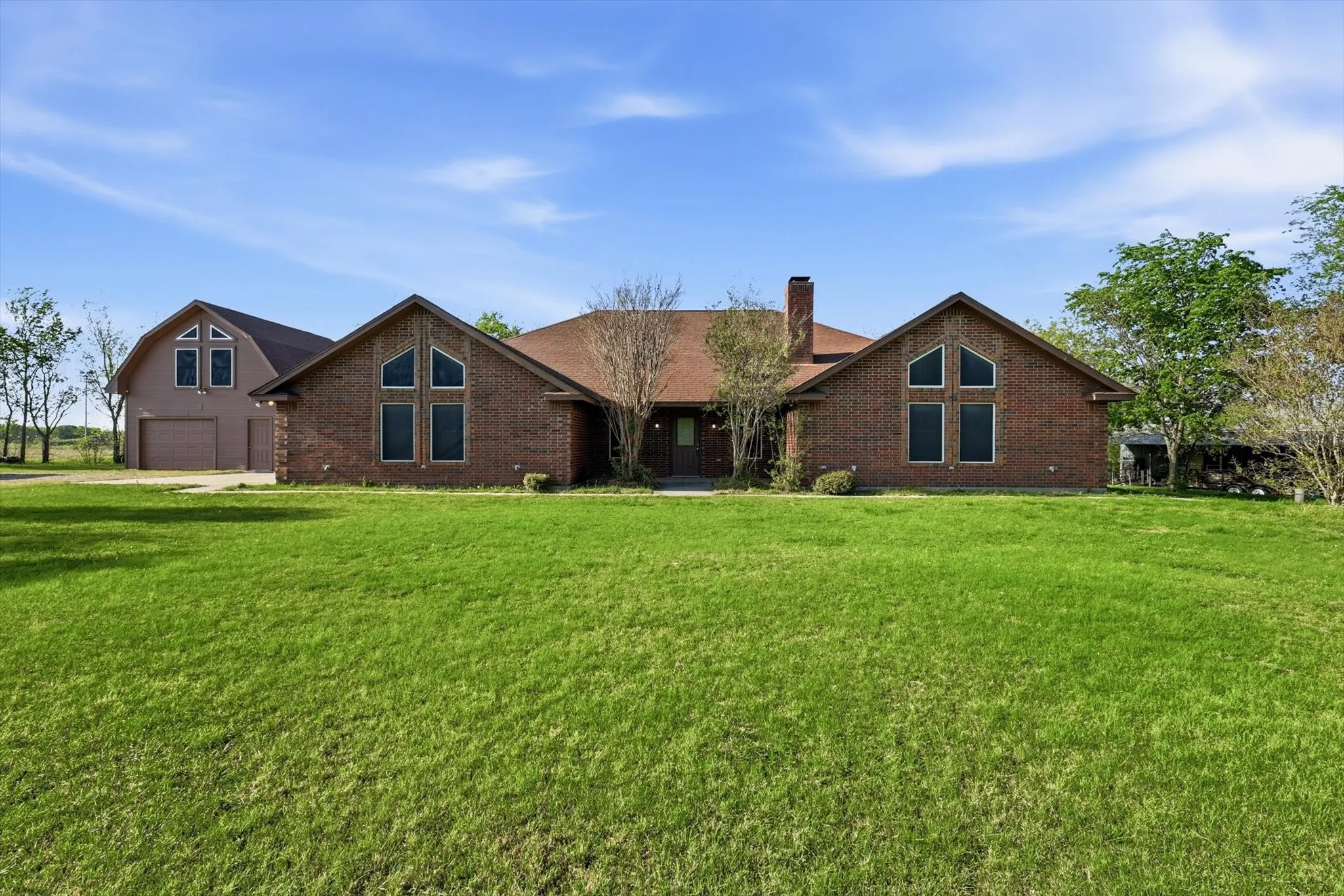 Single Family Residence For Sale in Wise County , 135 Private Road 2828, Decatur, Texas 76234, 3 Bedroom, 3 Bathroom, 2 Garage spaces, 2,889 Sqft, built in 1998, mls#21202885, Real Estate Agent in Decatur, Homes For Sale in Wise county, Homes For Sale in Decatur, Realtor in Decatur Texas, Real Estate Brokerage Independent Realty Texas, Luminita Cordes Realtor