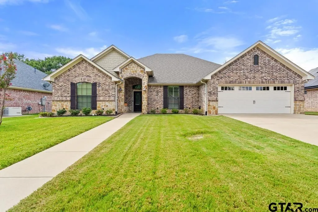 Single Family Residence For Sale in Smith County , 19551 Sandhill Lane, Flint, Texas 75762, 5 Bedroom, 3 Bathroom, 2 Garage spaces, 2,733 Sqft, built in 2013, mls#21202908, Real Estate Agent in Flint, Homes For Sale in Smith county, Homes For Sale in Flint, Realtor in Flint Texas, Real Estate Brokerage Independent Realty Texas, Luminita Cordes Realtor