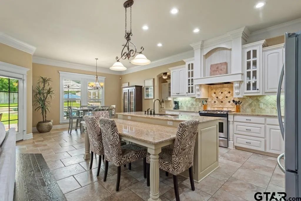 Single Family Residence For Sale in Smith County , 19551 Sandhill Lane, Flint, Texas 75762, 5 Bedroom, 3 Bathroom, 2 Garage spaces, 2,733 Sqft, built in 2013, mls#21202908, Real Estate Agent in Flint, Homes For Sale in Smith county, Homes For Sale in Flint, Realtor in Flint Texas, Real Estate Brokerage Independent Realty Texas, Luminita Cordes Realtor