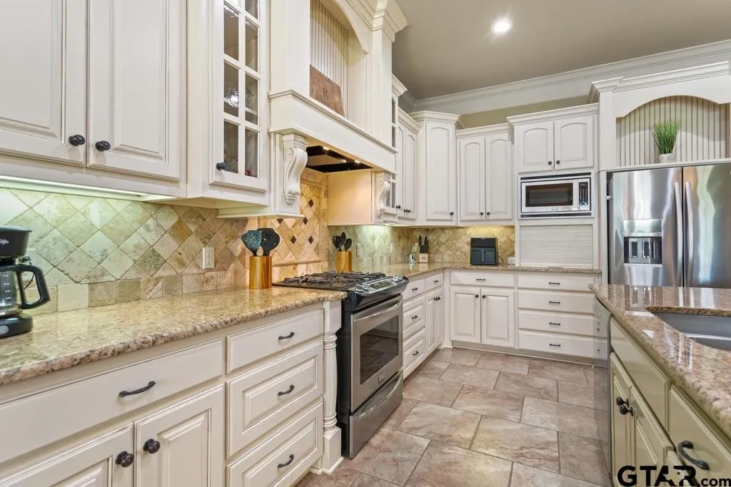 Single Family Residence For Sale in Smith County , 19551 Sandhill Lane, Flint, Texas 75762, 5 Bedroom, 3 Bathroom, 2 Garage spaces, 2,733 Sqft, built in 2013, mls#21202908, Real Estate Agent in Flint, Homes For Sale in Smith county, Homes For Sale in Flint, Realtor in Flint Texas, Real Estate Brokerage Independent Realty Texas, Luminita Cordes Realtor