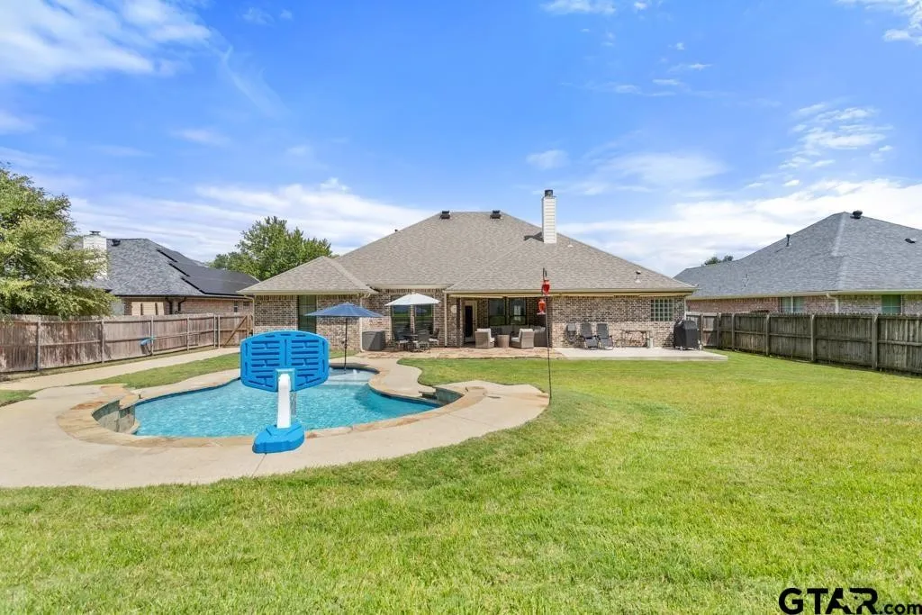 Single Family Residence For Sale in Smith County , 19551 Sandhill Lane, Flint, Texas 75762, 5 Bedroom, 3 Bathroom, 2 Garage spaces, 2,733 Sqft, built in 2013, mls#21202908, Real Estate Agent in Flint, Homes For Sale in Smith county, Homes For Sale in Flint, Realtor in Flint Texas, Real Estate Brokerage Independent Realty Texas, Luminita Cordes Realtor