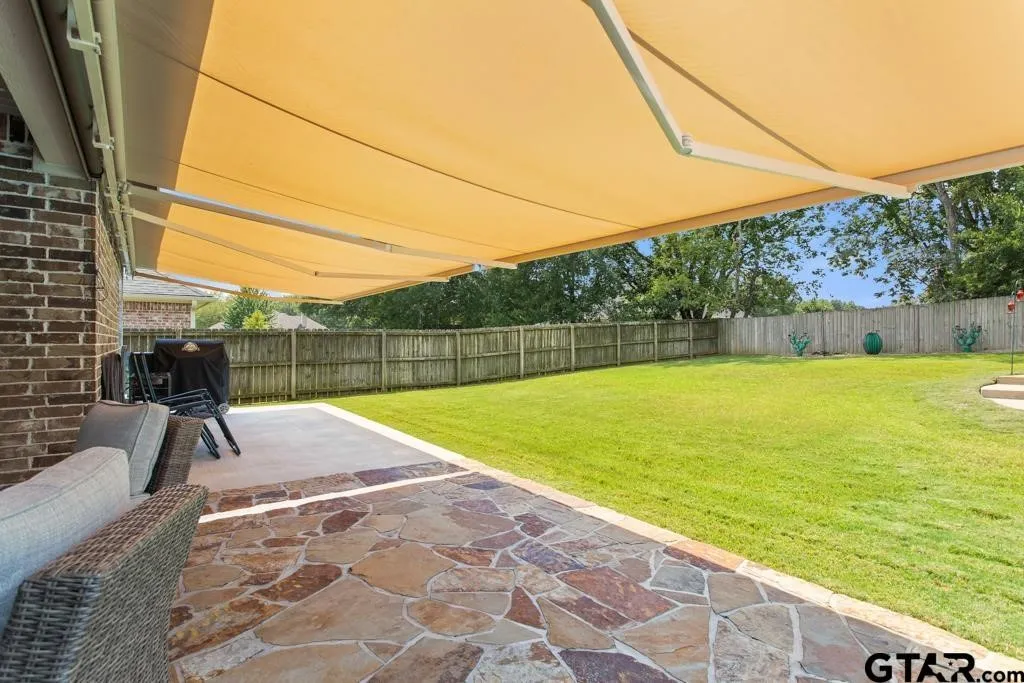 Single Family Residence For Sale in Smith County , 19551 Sandhill Lane, Flint, Texas 75762, 5 Bedroom, 3 Bathroom, 2 Garage spaces, 2,733 Sqft, built in 2013, mls#21202908, Real Estate Agent in Flint, Homes For Sale in Smith county, Homes For Sale in Flint, Realtor in Flint Texas, Real Estate Brokerage Independent Realty Texas, Luminita Cordes Realtor