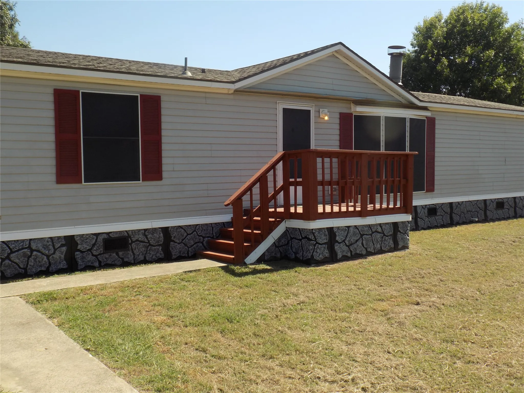 Manufactured Home For Sale in Parker County , 3450 Sarra Lane, Springtown, Texas 76082, 4 Bedrooms, 2 Bathrooms, Garage spaces, 1,456 Sqft, built in 1999, Price $259,499, mls#21202944, Real Estate Agent in Springtown, Homes For Sale in Parker county, Homes For Sale in Springtown, Realtor in Springtown Texas, Real Estate Brokerage Independent Realty Texas, Luminita Cordes Realtor