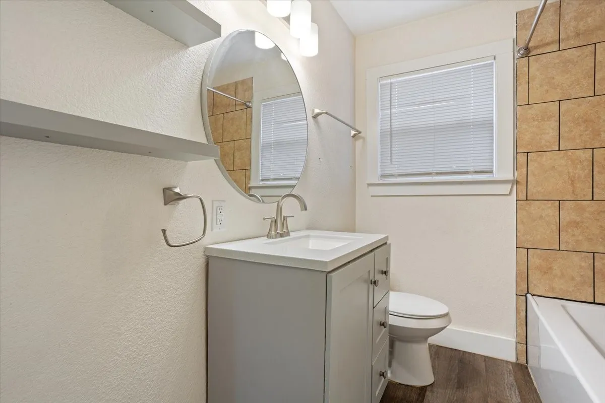 Single Family Residence For Sale in Mc Lennan County , 1400 Connally Street, Waco, Texas 76711, 2 Bedroom, 1 Bathroom, Garage spaces, 796 Sqft, built in 1949, mls#21200622, Real Estate Agent in Waco, Homes For Sale in Mc Lennan county, Homes For Sale in Waco, Realtor in Waco Texas, Real Estate Brokerage Independent Realty Texas, Luminita Cordes Realtor