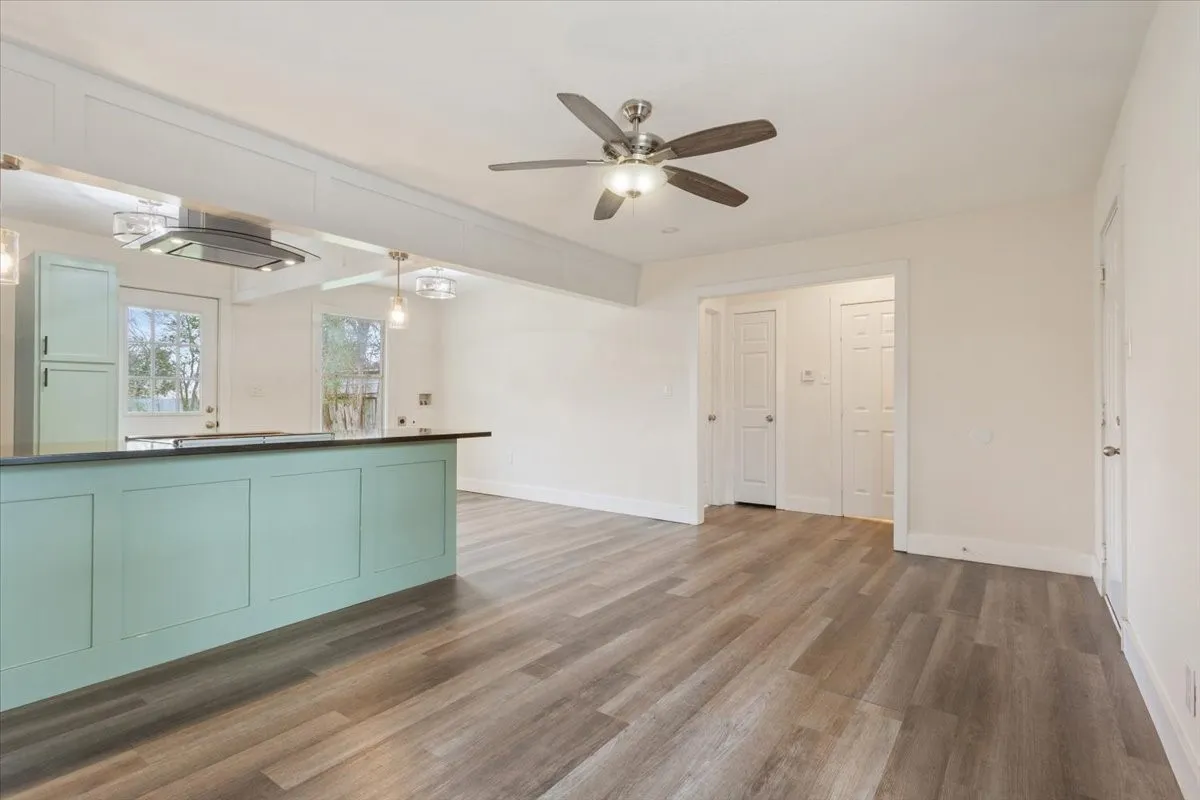 Single Family Residence For Sale in Mc Lennan County , 1400 Connally Street, Waco, Texas 76711, 2 Bedroom, 1 Bathroom, Garage spaces, 796 Sqft, built in 1949, mls#21200622, Real Estate Agent in Waco, Homes For Sale in Mc Lennan county, Homes For Sale in Waco, Realtor in Waco Texas, Real Estate Brokerage Independent Realty Texas, Luminita Cordes Realtor