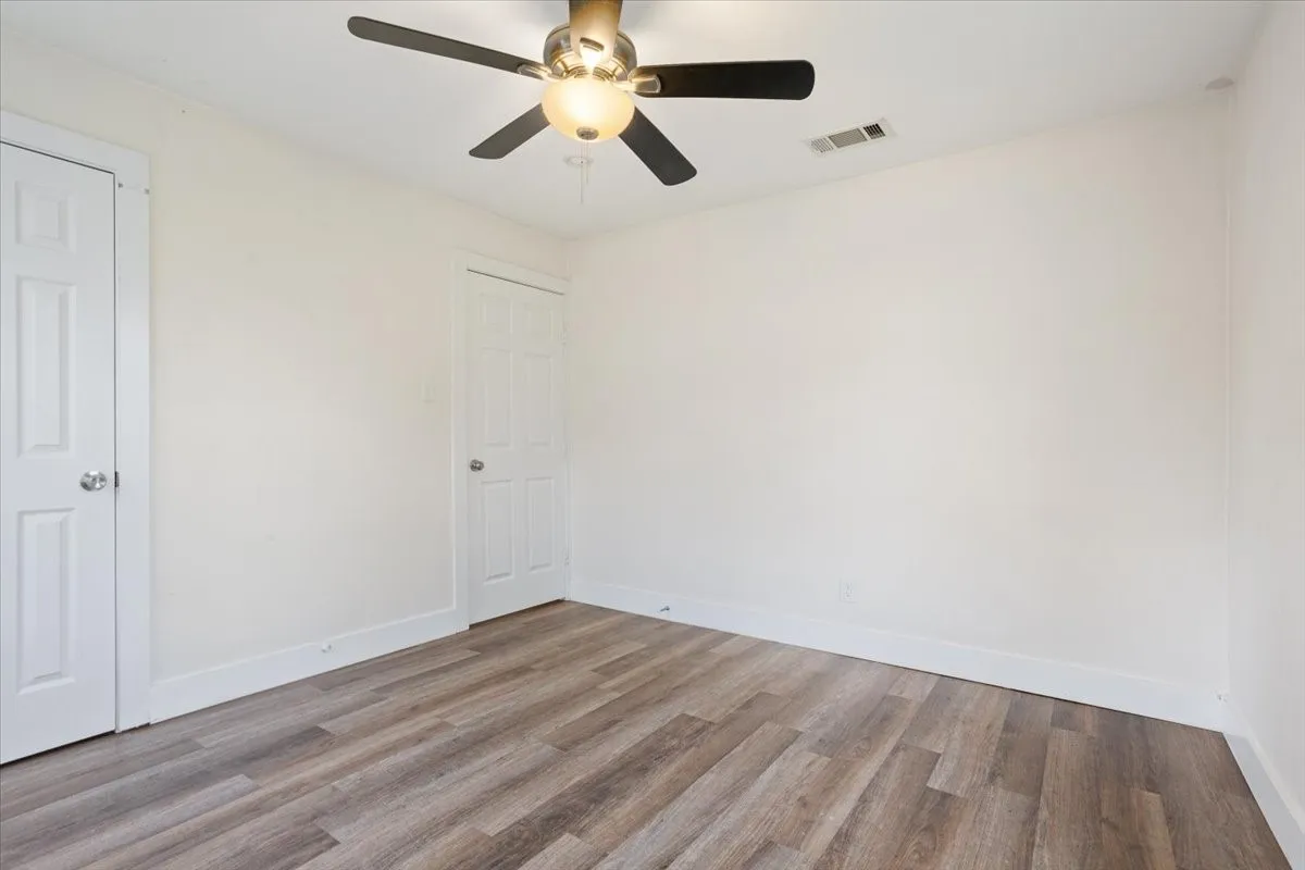 Single Family Residence For Sale in Mc Lennan County , 1400 Connally Street, Waco, Texas 76711, 2 Bedroom, 1 Bathroom, Garage spaces, 796 Sqft, built in 1949, mls#21200622, Real Estate Agent in Waco, Homes For Sale in Mc Lennan county, Homes For Sale in Waco, Realtor in Waco Texas, Real Estate Brokerage Independent Realty Texas, Luminita Cordes Realtor