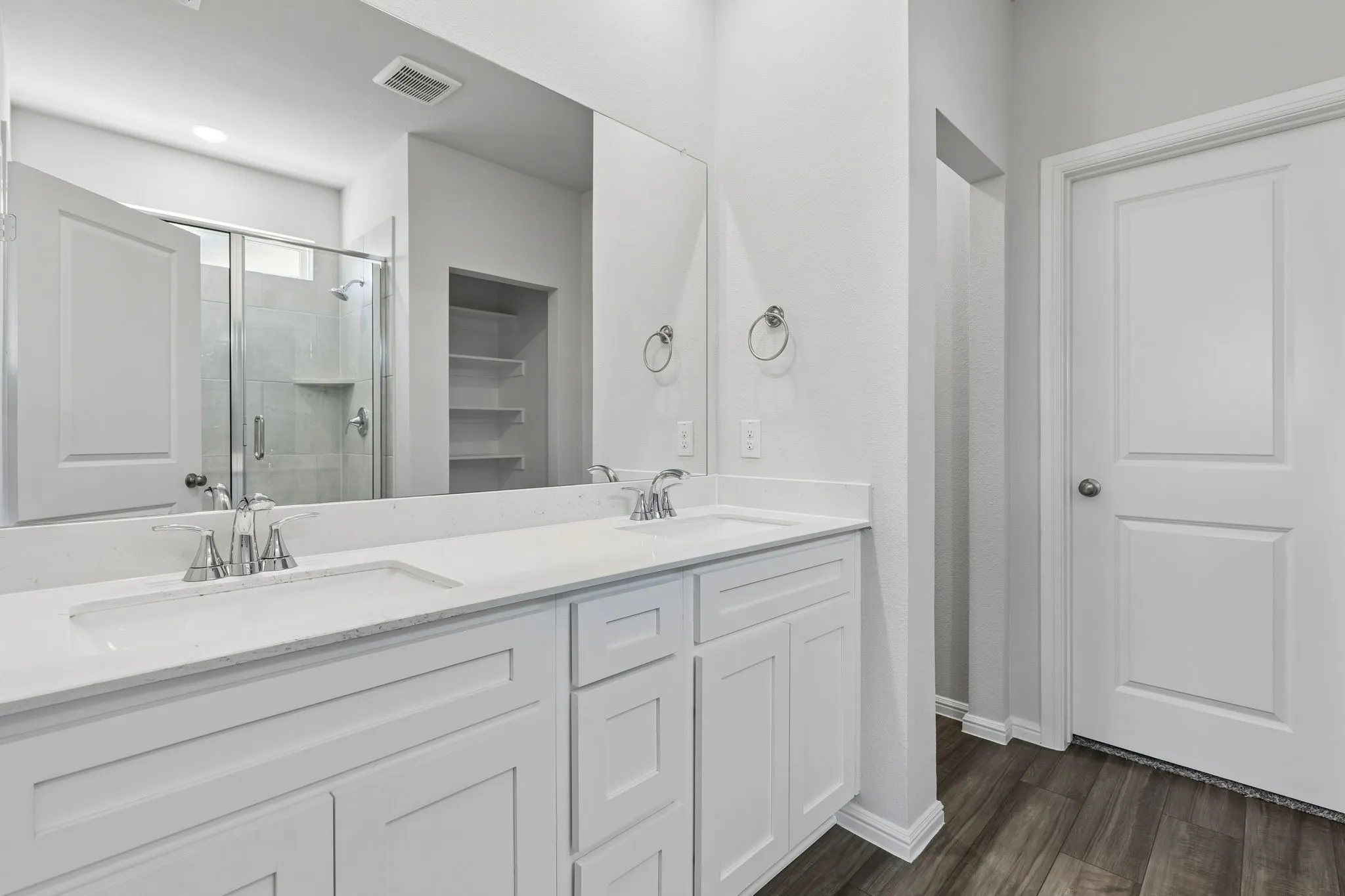 Single Family Residence For Sale in Kaufman County , 1518 Newcastle Lane, Forney, Texas 75126, 4 Bedroom, 4 Bathroom, 2 Garage spaces, 3,055 Sqft, built in 2025, New Construction - Complete, mls#21202979, Real Estate Agent in Forney, Homes For Sale in Kaufman county, Homes For Sale in Forney, Realtor in Forney Texas, Real Estate Brokerage Independent Realty Texas, Luminita Cordes Realtor