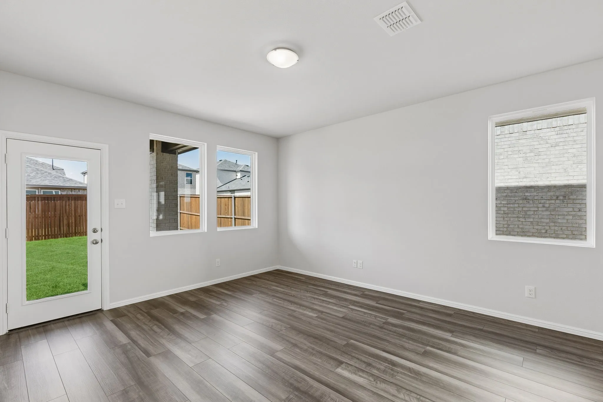 Single Family Residence For Sale in Kaufman County , 1518 Newcastle Lane, Forney, Texas 75126, 4 Bedroom, 4 Bathroom, 2 Garage spaces, 3,055 Sqft, built in 2025, New Construction - Complete, mls#21202979, Real Estate Agent in Forney, Homes For Sale in Kaufman county, Homes For Sale in Forney, Realtor in Forney Texas, Real Estate Brokerage Independent Realty Texas, Luminita Cordes Realtor