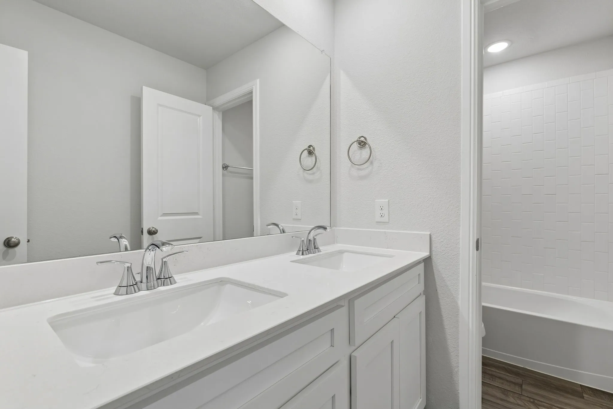 Single Family Residence For Sale in Kaufman County , 1518 Newcastle Lane, Forney, Texas 75126, 4 Bedroom, 4 Bathroom, 2 Garage spaces, 3,055 Sqft, built in 2025, New Construction - Complete, mls#21202979, Real Estate Agent in Forney, Homes For Sale in Kaufman county, Homes For Sale in Forney, Realtor in Forney Texas, Real Estate Brokerage Independent Realty Texas, Luminita Cordes Realtor