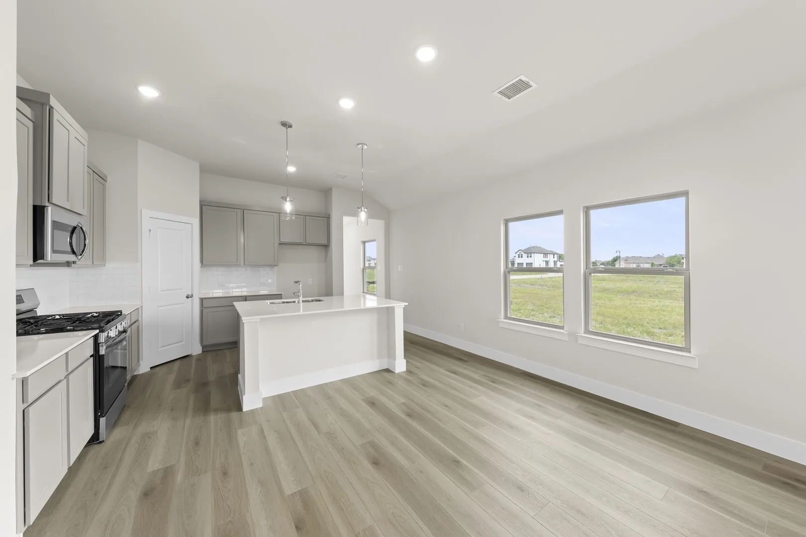 Single Family Residence For Sale in Kaufman County , 1324 Comal Drive, Forney, Texas 75126, 3 Bedroom, 2 Bathroom, 3 Garage spaces, 1,546 Sqft, built in 2026, New Construction - Complete, mls#21203001, Real Estate Agent in Forney, Homes For Sale in Kaufman county, Homes For Sale in Forney, Realtor in Forney Texas, Real Estate Brokerage Independent Realty Texas, Luminita Cordes Realtor