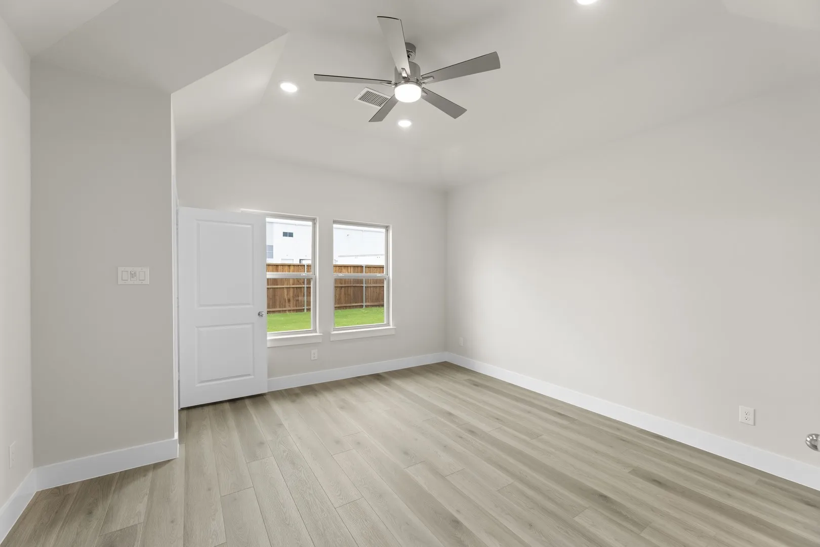 Single Family Residence For Sale in Kaufman County , 1324 Comal Drive, Forney, Texas 75126, 3 Bedroom, 2 Bathroom, 3 Garage spaces, 1,546 Sqft, built in 2026, New Construction - Complete, mls#21203001, Real Estate Agent in Forney, Homes For Sale in Kaufman county, Homes For Sale in Forney, Realtor in Forney Texas, Real Estate Brokerage Independent Realty Texas, Luminita Cordes Realtor