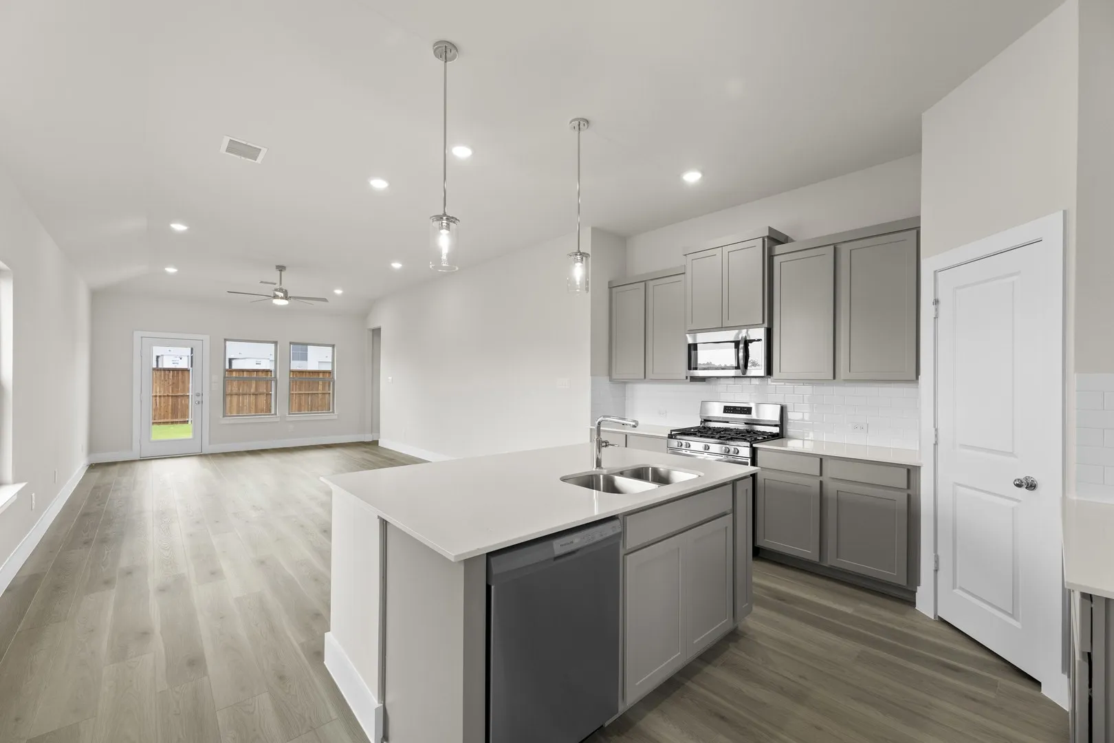 Single Family Residence For Sale in Kaufman County , 1324 Comal Drive, Forney, Texas 75126, 3 Bedroom, 2 Bathroom, 3 Garage spaces, 1,546 Sqft, built in 2026, New Construction - Complete, mls#21203001, Real Estate Agent in Forney, Homes For Sale in Kaufman county, Homes For Sale in Forney, Realtor in Forney Texas, Real Estate Brokerage Independent Realty Texas, Luminita Cordes Realtor