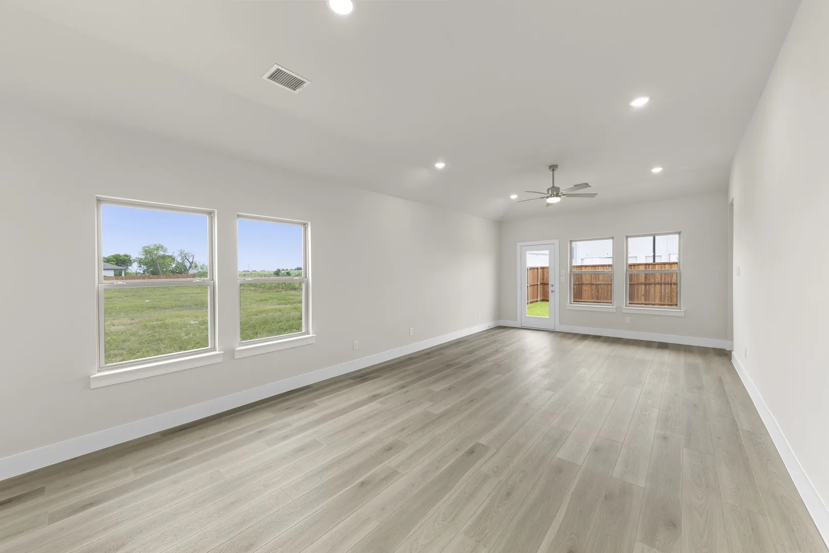 Single Family Residence For Sale in Kaufman County , 1324 Comal Drive, Forney, Texas 75126, 3 Bedroom, 2 Bathroom, 3 Garage spaces, 1,546 Sqft, built in 2026, New Construction - Complete, mls#21203001, Real Estate Agent in Forney, Homes For Sale in Kaufman county, Homes For Sale in Forney, Realtor in Forney Texas, Real Estate Brokerage Independent Realty Texas, Luminita Cordes Realtor