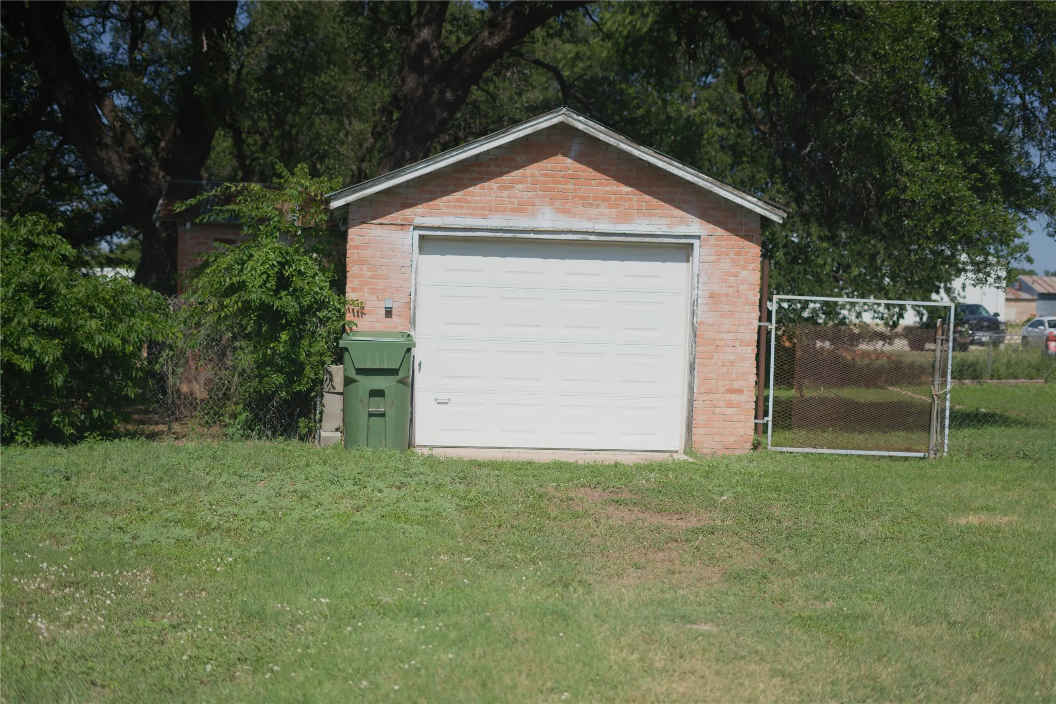 Single Family Residence For Sale in San Saba County , 403 S Live Oak Street, San Saba, Texas 76877, 1 Bedroom, 1 Bathroom, Garage spaces, 830 Sqft, built in 2011, mls#21203010, Real Estate Agent in San Saba, Homes For Sale in San Saba county, Homes For Sale in San Saba, Realtor in San Saba Texas, Real Estate Brokerage Independent Realty Texas, Luminita Cordes Realtor