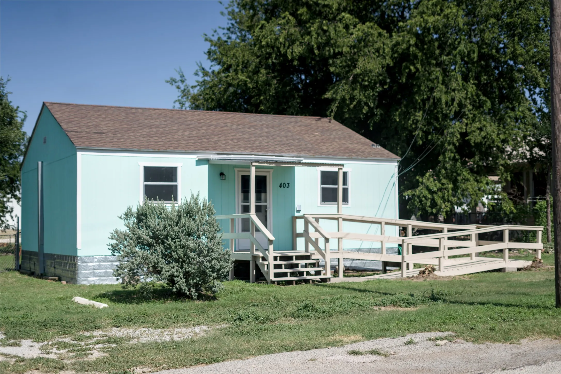 Single Family Residence For Sale in San Saba County , 403 S Live Oak Street, San Saba, Texas 76877, 1 Bedroom, 1 Bathroom, Garage spaces, 830 Sqft, built in 2011, mls#21203010, Real Estate Agent in San Saba, Homes For Sale in San Saba county, Homes For Sale in San Saba, Realtor in San Saba Texas, Real Estate Brokerage Independent Realty Texas, Luminita Cordes Realtor