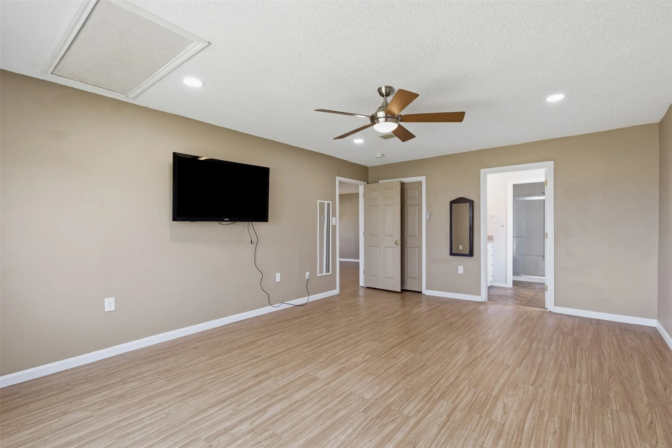 Single Family Residence For Sale in Wise County , 755 County Road 4280, Decatur, Texas 76234, 5 Bedrooms, 3 Bathrooms, Garage spaces, 2,784 Sqft, built in 1978, Preowned, Price $525,000, mls#21202929, Real Estate Agent in Decatur, Homes For Sale in Wise county, Homes For Sale in Decatur, Realtor in Decatur Texas, Real Estate Brokerage Independent Realty Texas, Luminita Cordes Realtor