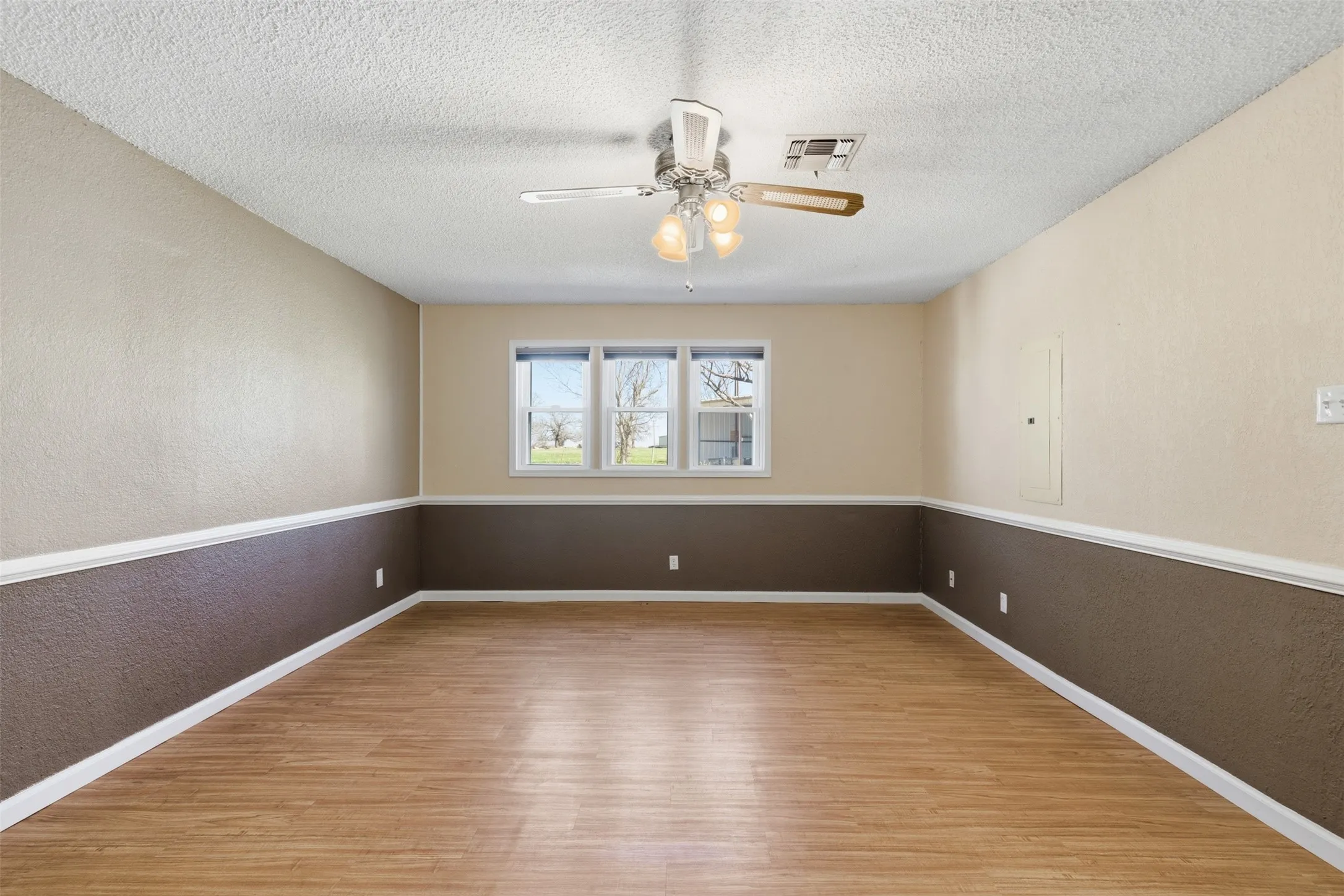 Single Family Residence For Sale in Wise County , 755 County Road 4280, Decatur, Texas 76234, 5 Bedrooms, 3 Bathrooms, Garage spaces, 2,784 Sqft, built in 1978, Preowned, Price $525,000, mls#21202929, Real Estate Agent in Decatur, Homes For Sale in Wise county, Homes For Sale in Decatur, Realtor in Decatur Texas, Real Estate Brokerage Independent Realty Texas, Luminita Cordes Realtor