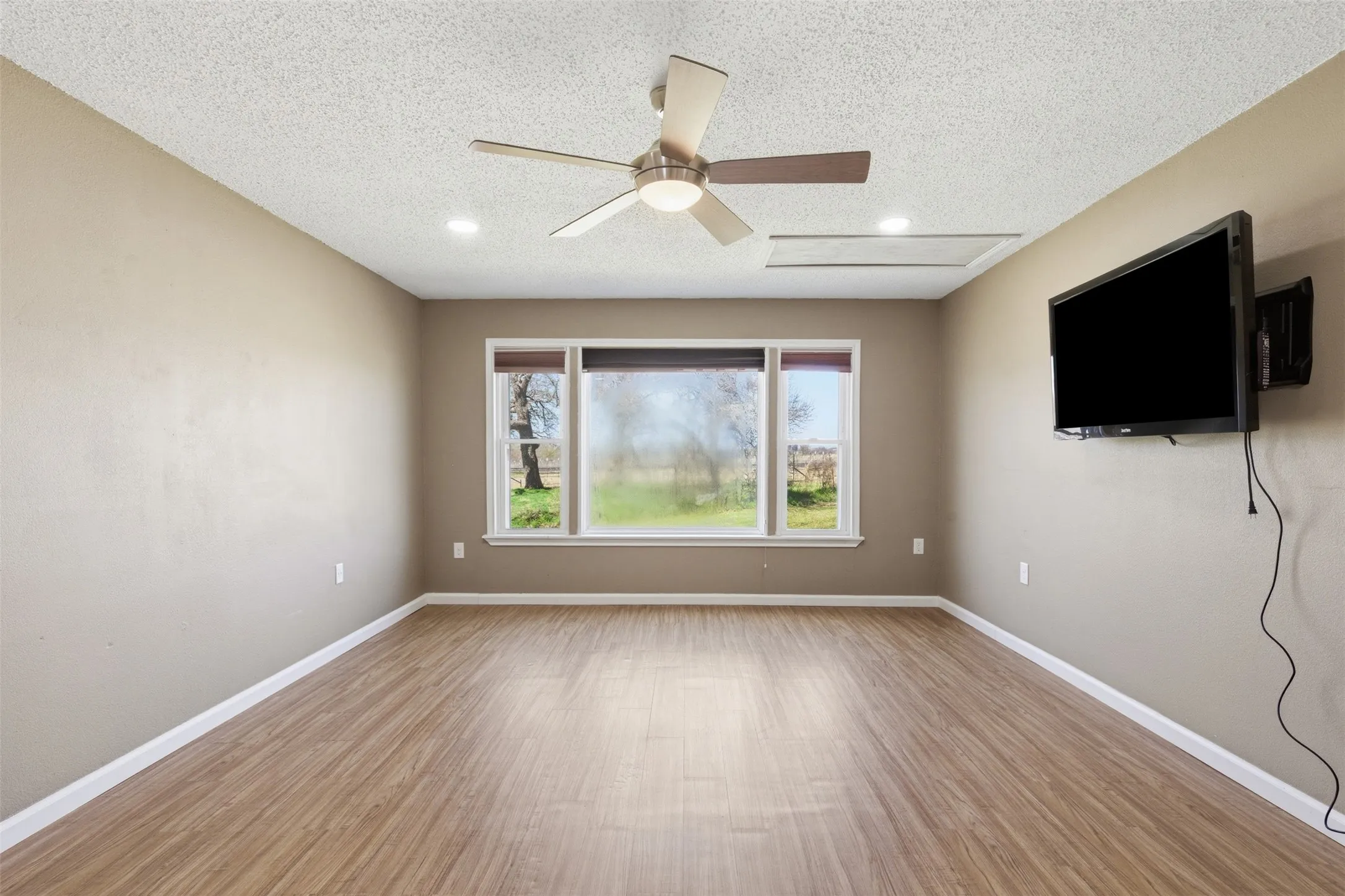 Single Family Residence For Sale in Wise County , 755 County Road 4280, Decatur, Texas 76234, 5 Bedrooms, 3 Bathrooms, Garage spaces, 2,784 Sqft, built in 1978, Preowned, Price $525,000, mls#21202929, Real Estate Agent in Decatur, Homes For Sale in Wise county, Homes For Sale in Decatur, Realtor in Decatur Texas, Real Estate Brokerage Independent Realty Texas, Luminita Cordes Realtor