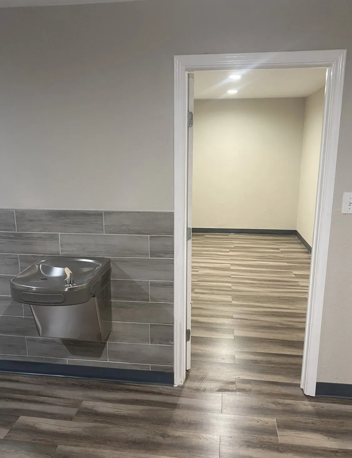 Hallway​​‌​​​​‌​​‌‌​‌‌​​​‌‌​‌​‌​‌​​​‌​​