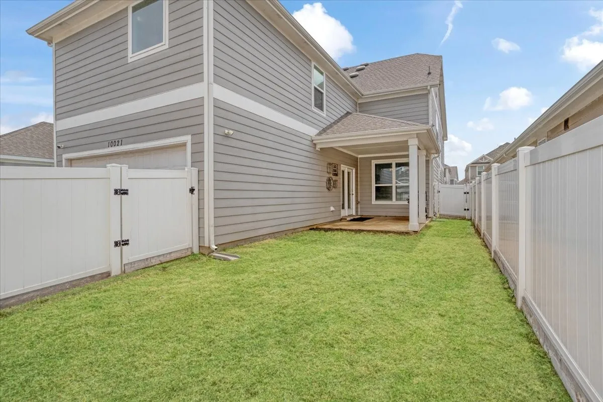 Single Family Residence For Sale in Denton County , 10021 Adams Lane, Providence Village, Texas 76227, 4 Bedroom, 3 Bathroom, 2 Garage spaces, 3,108 Sqft, built in 2020, Preowned, mls#21200550, Real Estate Agent in Providence Village, Homes For Sale in Denton county, Homes For Sale in Providence Village, Realtor in Providence Village Texas, Real Estate Brokerage Independent Realty Texas, Luminita Cordes Realtor