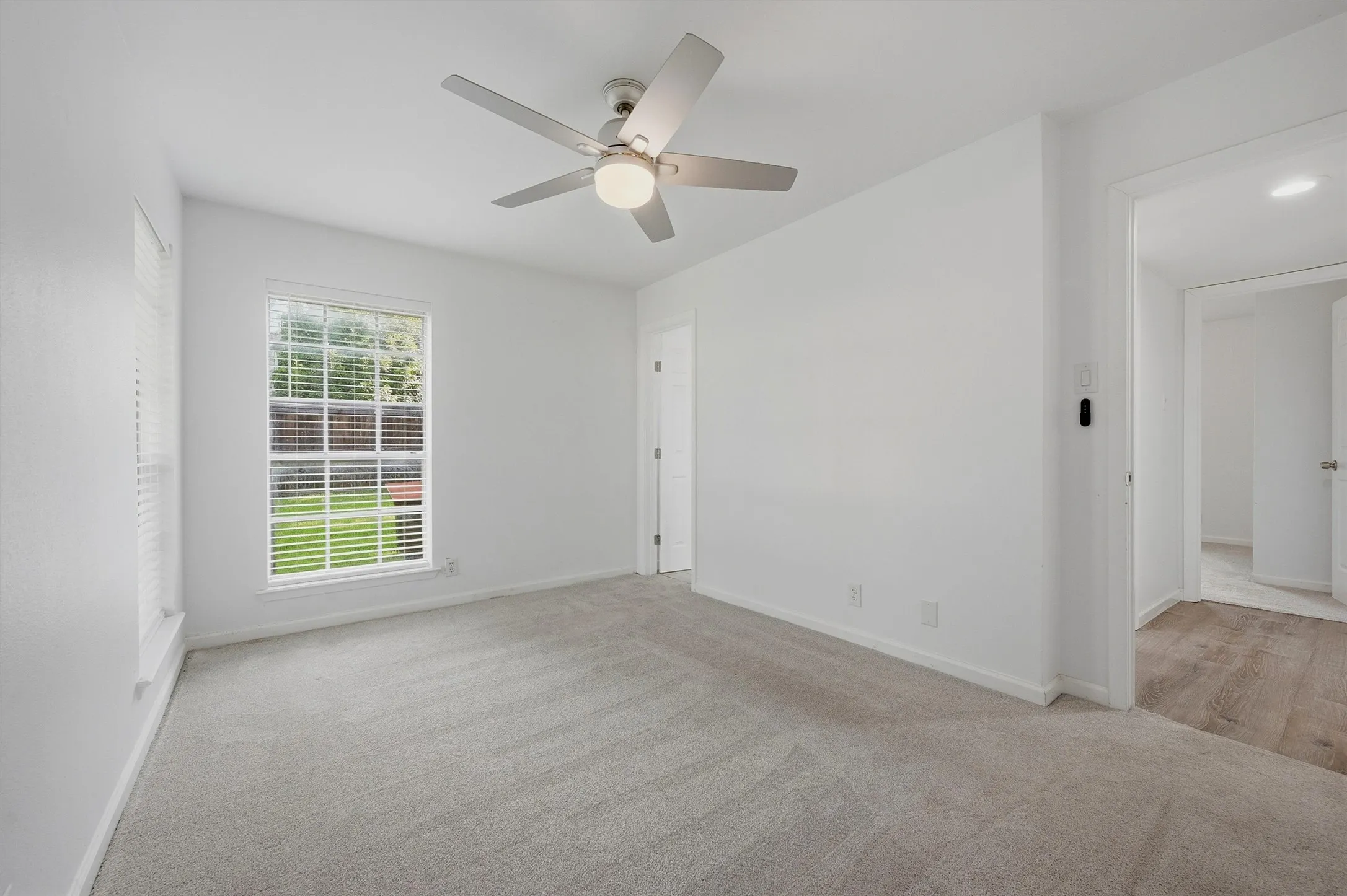 Single Family Residence For Sale in Grayson County , 720 Blanton Drive, Sherman, Texas 75092, 4 Bedroom, 2 Bathroom, 2 Garage spaces, 2,666 Sqft, built in 1980, Preowned, Price $379,000, mls#21196619, Real Estate Agent in Sherman, Homes For Sale in Grayson county, Homes For Sale in Sherman, Realtor in Sherman Texas, Real Estate Brokerage Independent Realty Texas, Luminita Cordes Realtor