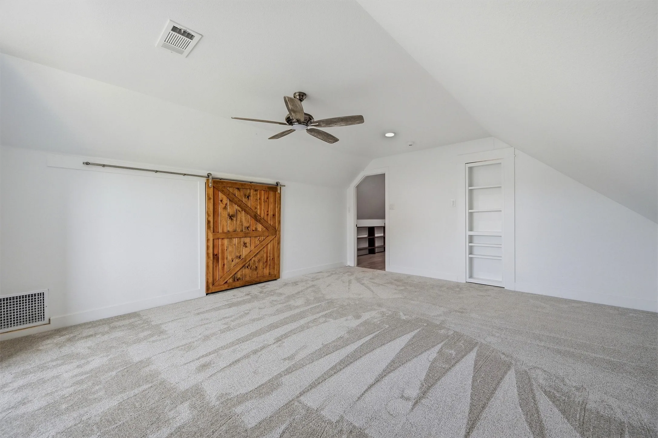 Single Family Residence For Sale in Grayson County , 720 Blanton Drive, Sherman, Texas 75092, 4 Bedroom, 2 Bathroom, 2 Garage spaces, 2,666 Sqft, built in 1980, Preowned, Price $379,000, mls#21196619, Real Estate Agent in Sherman, Homes For Sale in Grayson county, Homes For Sale in Sherman, Realtor in Sherman Texas, Real Estate Brokerage Independent Realty Texas, Luminita Cordes Realtor