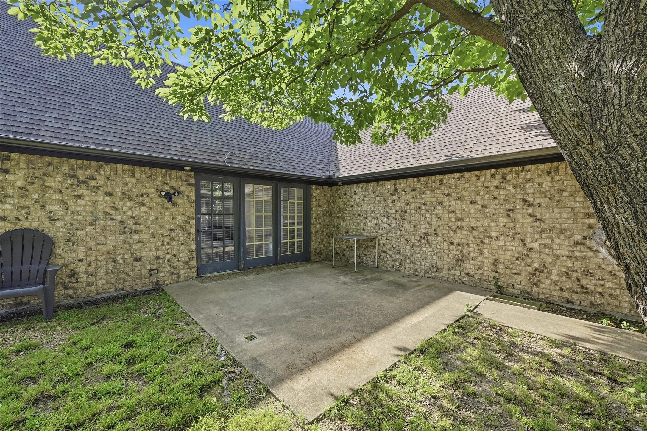 Single Family Residence For Sale in Grayson County , 720 Blanton Drive, Sherman, Texas 75092, 4 Bedroom, 2 Bathroom, 2 Garage spaces, 2,666 Sqft, built in 1980, Preowned, Price $379,000, mls#21196619, Real Estate Agent in Sherman, Homes For Sale in Grayson county, Homes For Sale in Sherman, Realtor in Sherman Texas, Real Estate Brokerage Independent Realty Texas, Luminita Cordes Realtor