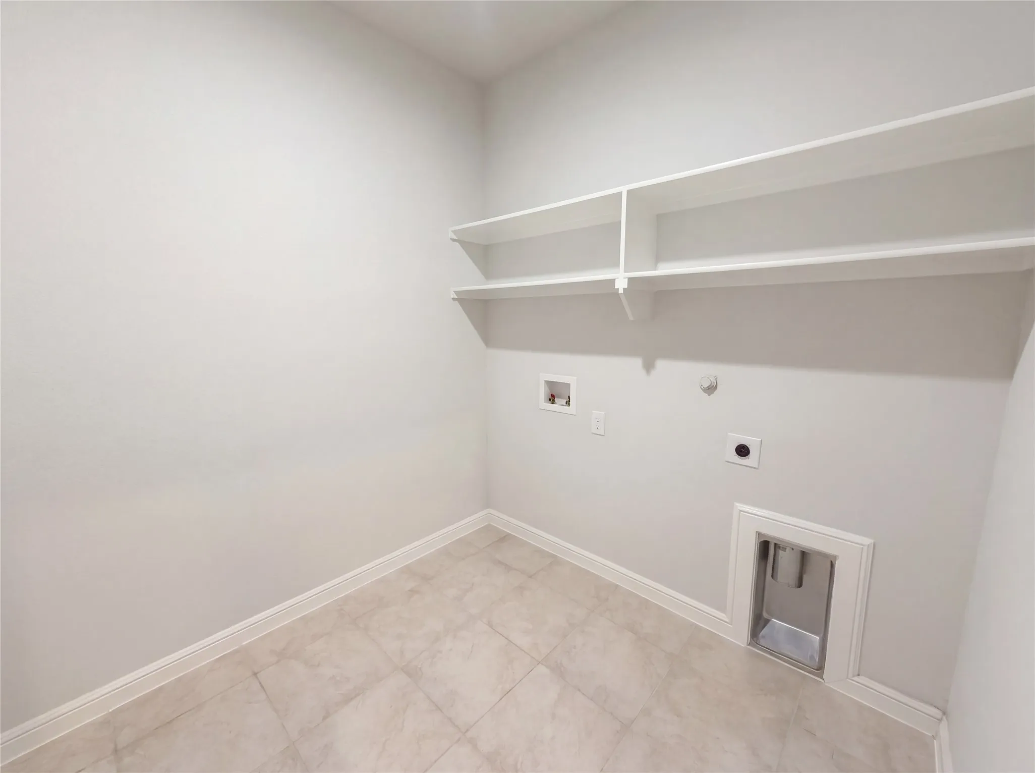 Single Family Residence For Sale in Ellis County , 2520 Allview Lane, Glenn Heights, Texas 75154, 3 Bedrooms, 2 Bathrooms, 2 Garage spaces, 1,784 Sqft, built in 2020, Preowned, Price $315,000, mls#21203202, Real Estate Agent in Glenn Heights, Homes For Sale in Ellis county, Homes For Sale in Glenn Heights, Realtor in Glenn Heights Texas, Real Estate Brokerage Independent Realty Texas, Luminita Cordes Realtor