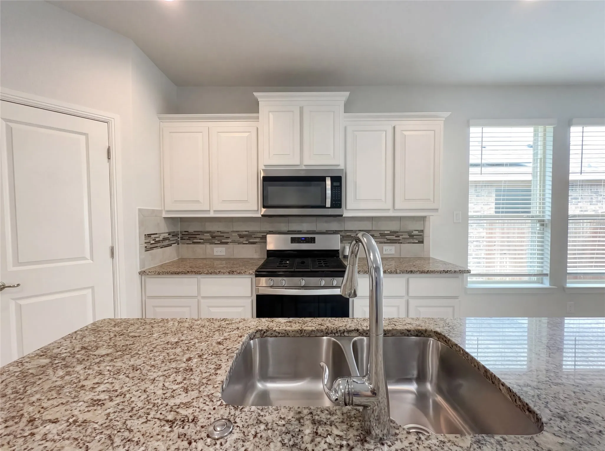 Single Family Residence For Sale in Ellis County , 2520 Allview Lane, Glenn Heights, Texas 75154, 3 Bedrooms, 2 Bathrooms, 2 Garage spaces, 1,784 Sqft, built in 2020, Preowned, Price $315,000, mls#21203202, Real Estate Agent in Glenn Heights, Homes For Sale in Ellis county, Homes For Sale in Glenn Heights, Realtor in Glenn Heights Texas, Real Estate Brokerage Independent Realty Texas, Luminita Cordes Realtor