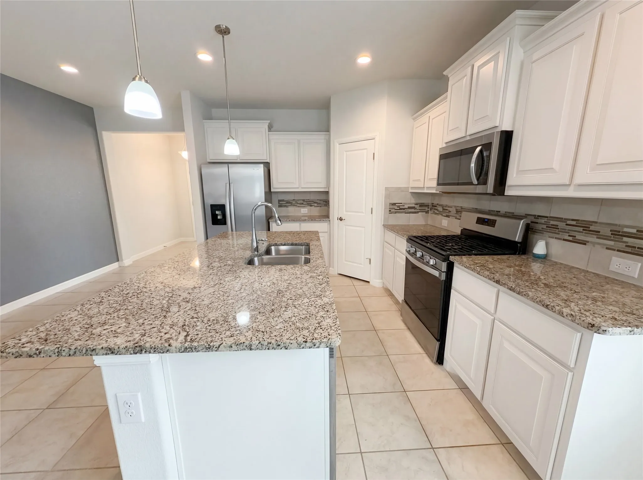 Single Family Residence For Sale in Ellis County , 2520 Allview Lane, Glenn Heights, Texas 75154, 3 Bedrooms, 2 Bathrooms, 2 Garage spaces, 1,784 Sqft, built in 2020, Preowned, Price $315,000, mls#21203202, Real Estate Agent in Glenn Heights, Homes For Sale in Ellis county, Homes For Sale in Glenn Heights, Realtor in Glenn Heights Texas, Real Estate Brokerage Independent Realty Texas, Luminita Cordes Realtor