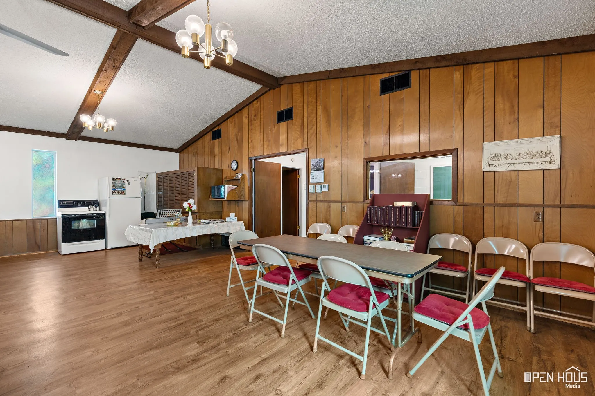 Office For Sale in Wichita County , 801 N 1st Street, Iowa Park, Texas 76367, 0, 0, Garage spaces, 0 Sqft, built in 1974, Preowned, Price $195,000, mls#21203293, Real Estate Agent in Iowa Park, Homes For Sale in Wichita county, Homes For Sale in Iowa Park, Realtor in Iowa Park Texas, Real Estate Brokerage Independent Realty Texas, Luminita Cordes Realtor
