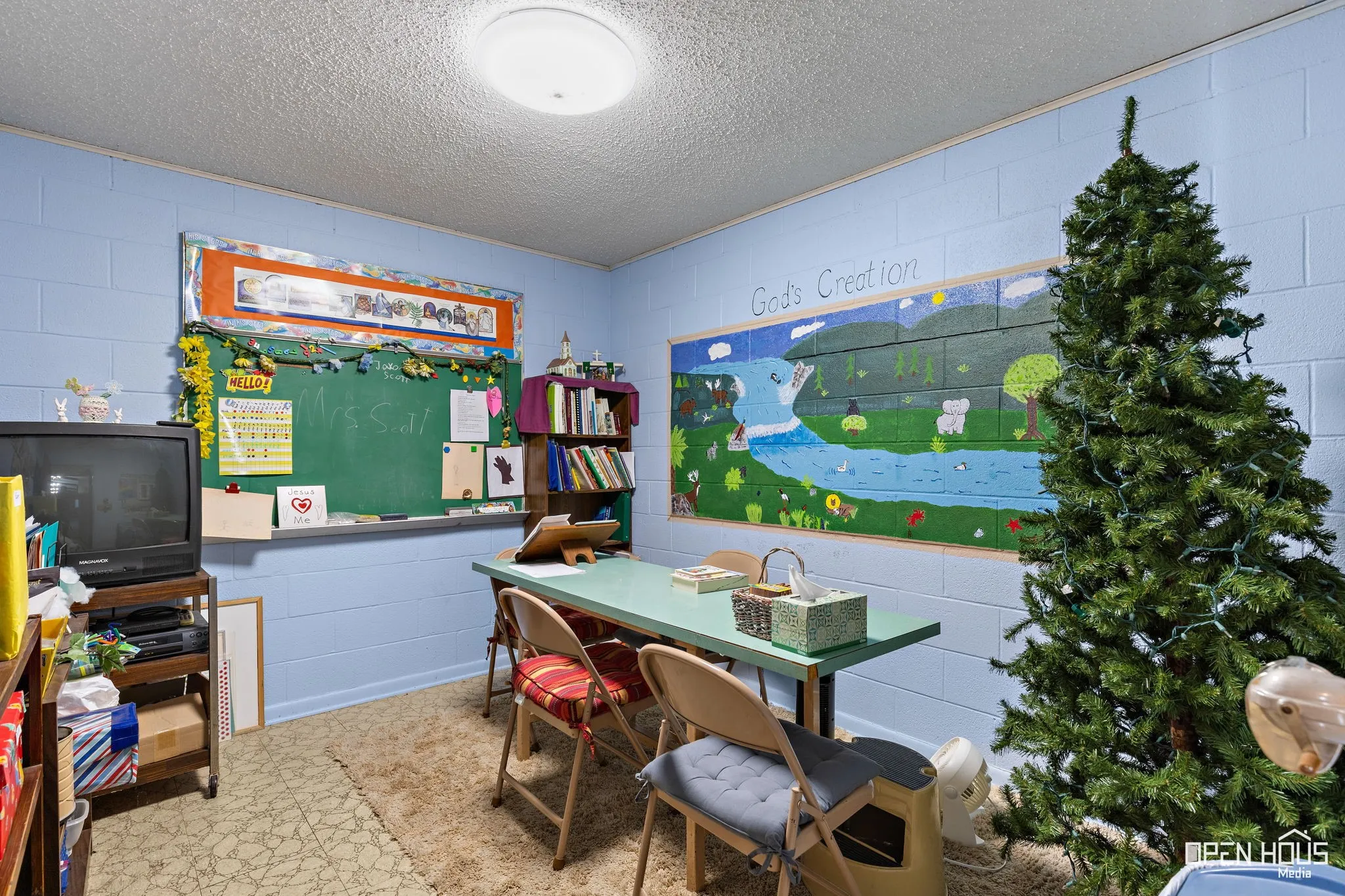 Office For Sale in Wichita County , 801 N 1st Street, Iowa Park, Texas 76367, 0, 0, Garage spaces, 0 Sqft, built in 1974, Preowned, Price $195,000, mls#21203293, Real Estate Agent in Iowa Park, Homes For Sale in Wichita county, Homes For Sale in Iowa Park, Realtor in Iowa Park Texas, Real Estate Brokerage Independent Realty Texas, Luminita Cordes Realtor