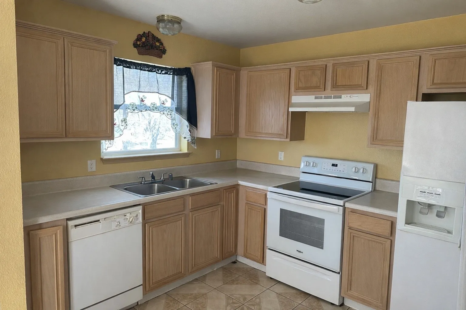 Single Family Residence For Sale in Dallas County , 3819 Kiest Valley Court, Dallas, Texas 75233, 3 Bedroom, 2 Bathroom, 1 Garage spaces, 1,273 Sqft, built in 2005, mls#21202702, Real Estate Agent in Dallas, Homes For Sale in Dallas county, Homes For Sale in Dallas, Realtor in Dallas Texas, Real Estate Brokerage Independent Realty Texas, Luminita Cordes Realtor